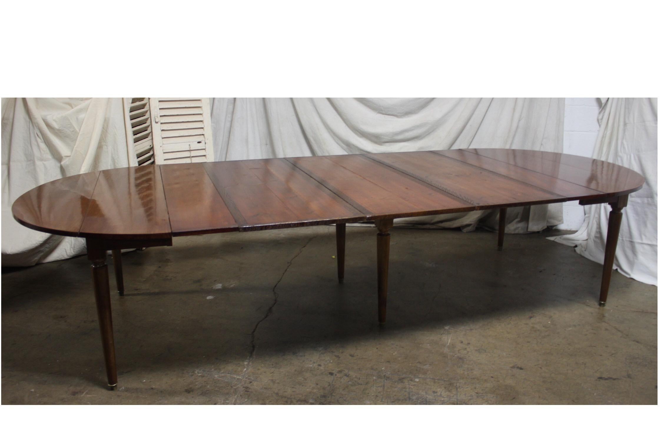 Superbe 19th Century French Dining Table 4