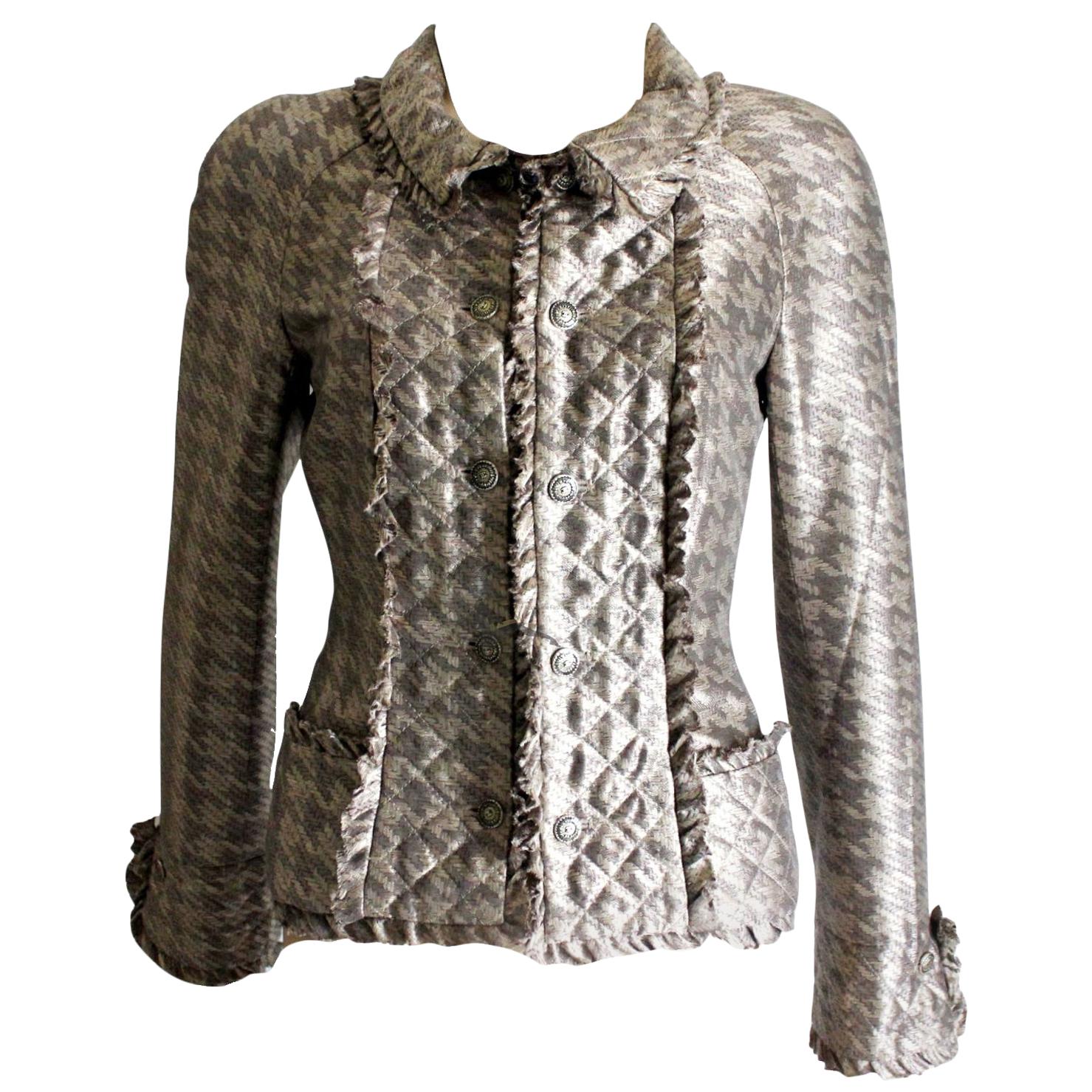 Superbe Chanel METIERS D'ART Quilted Silk Jacket Blazer with Ruffles