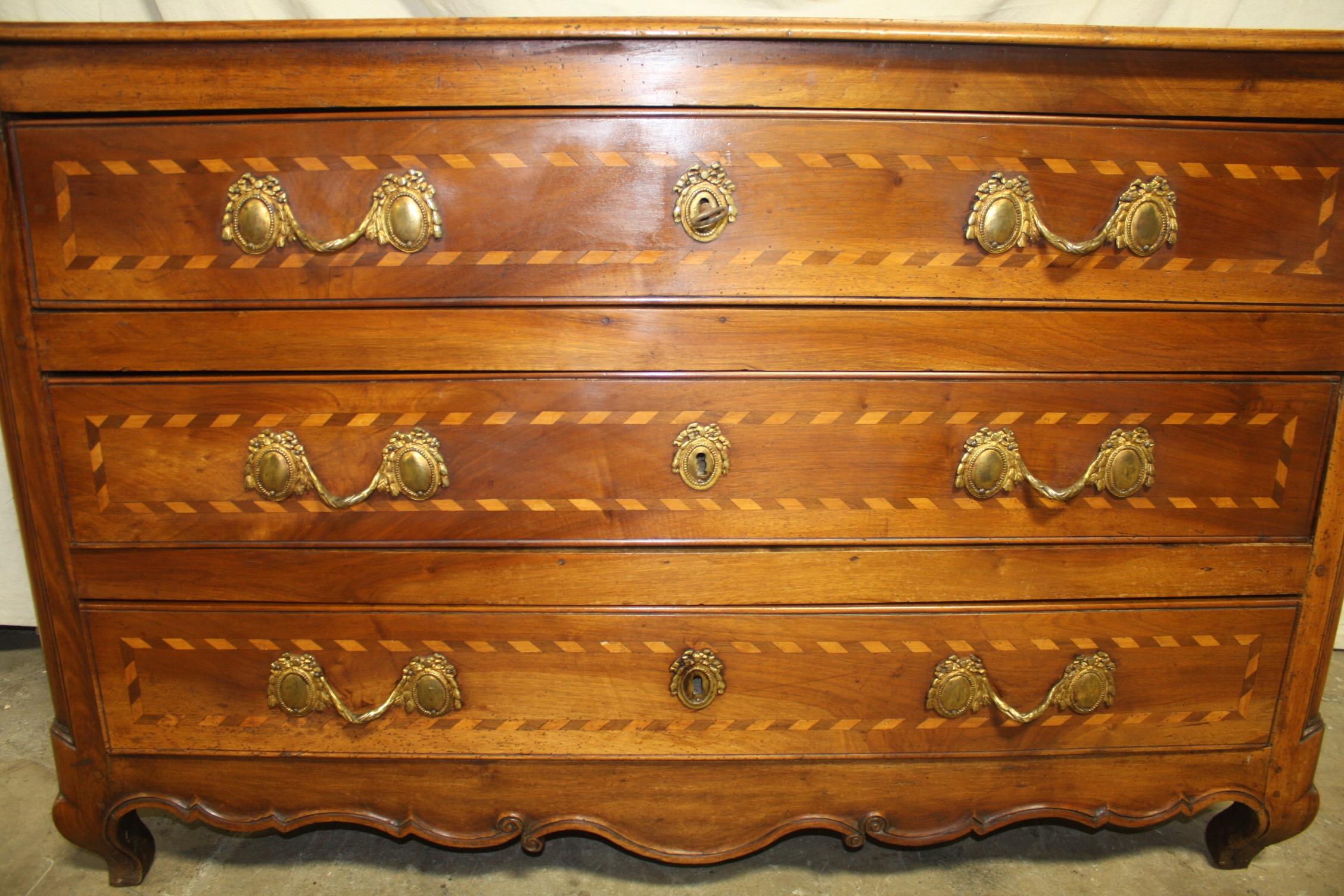 Superbe French 18th Century Commode 7