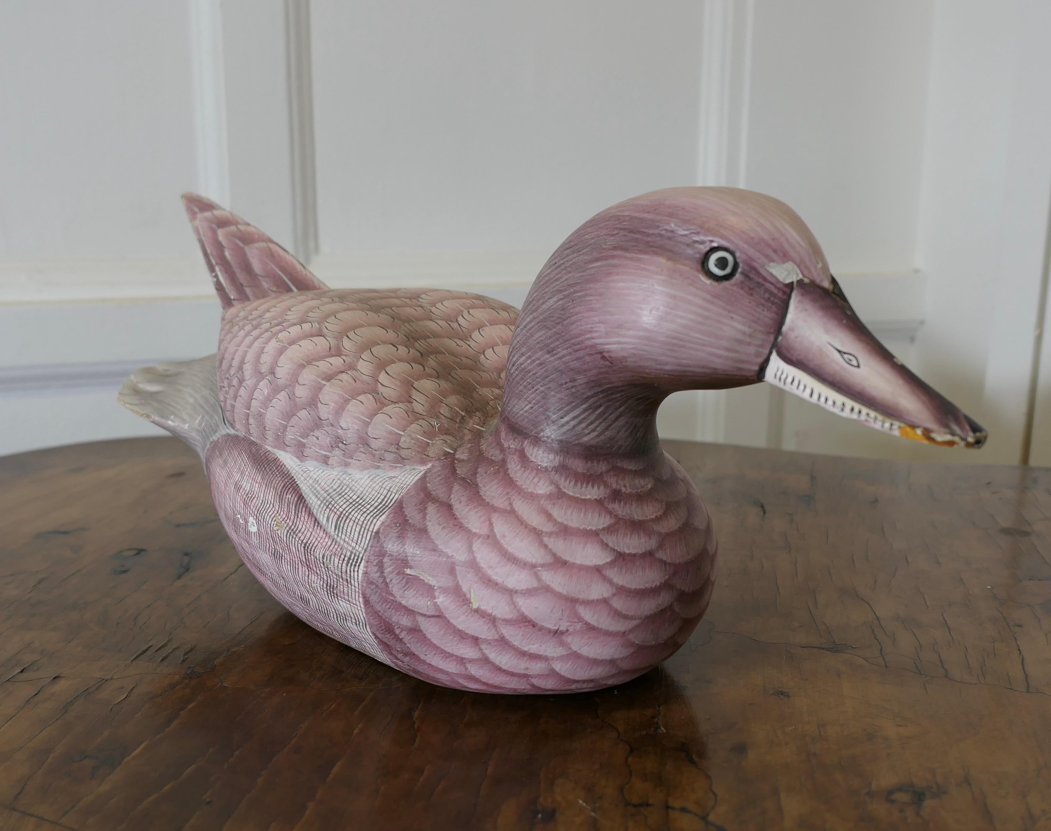 Arts and Crafts Duck de décoration magnifiquement peint et sculpté  Il s'agit d'un bon appelant du 19e siècle en vente