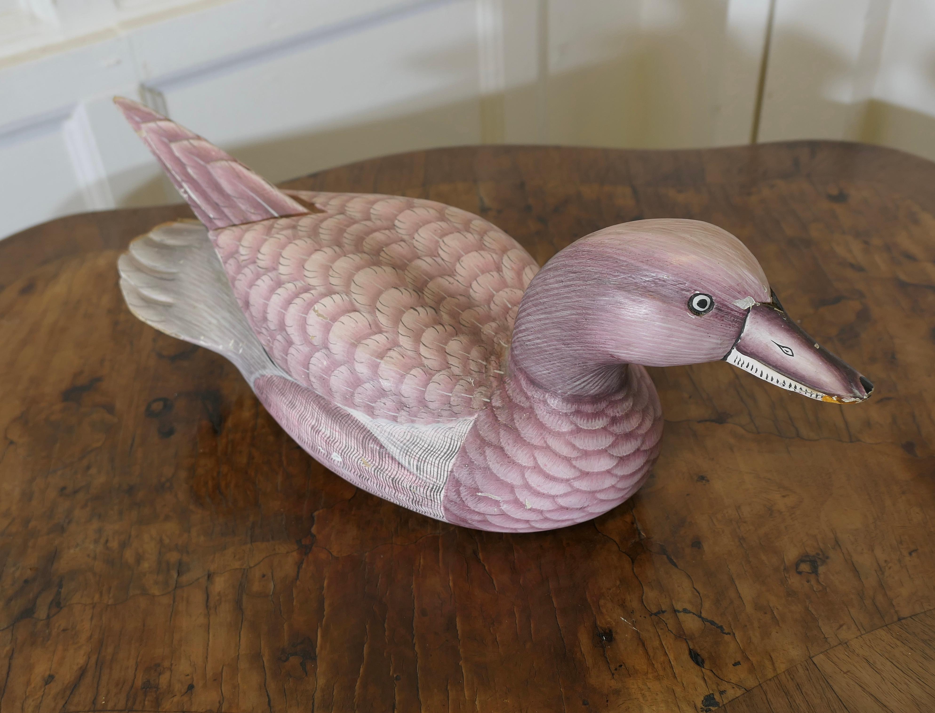 Duck de décoration magnifiquement peint et sculpté  Il s'agit d'un bon appelant du 19e siècle Bon état - En vente à Godshill, Isle of Wight