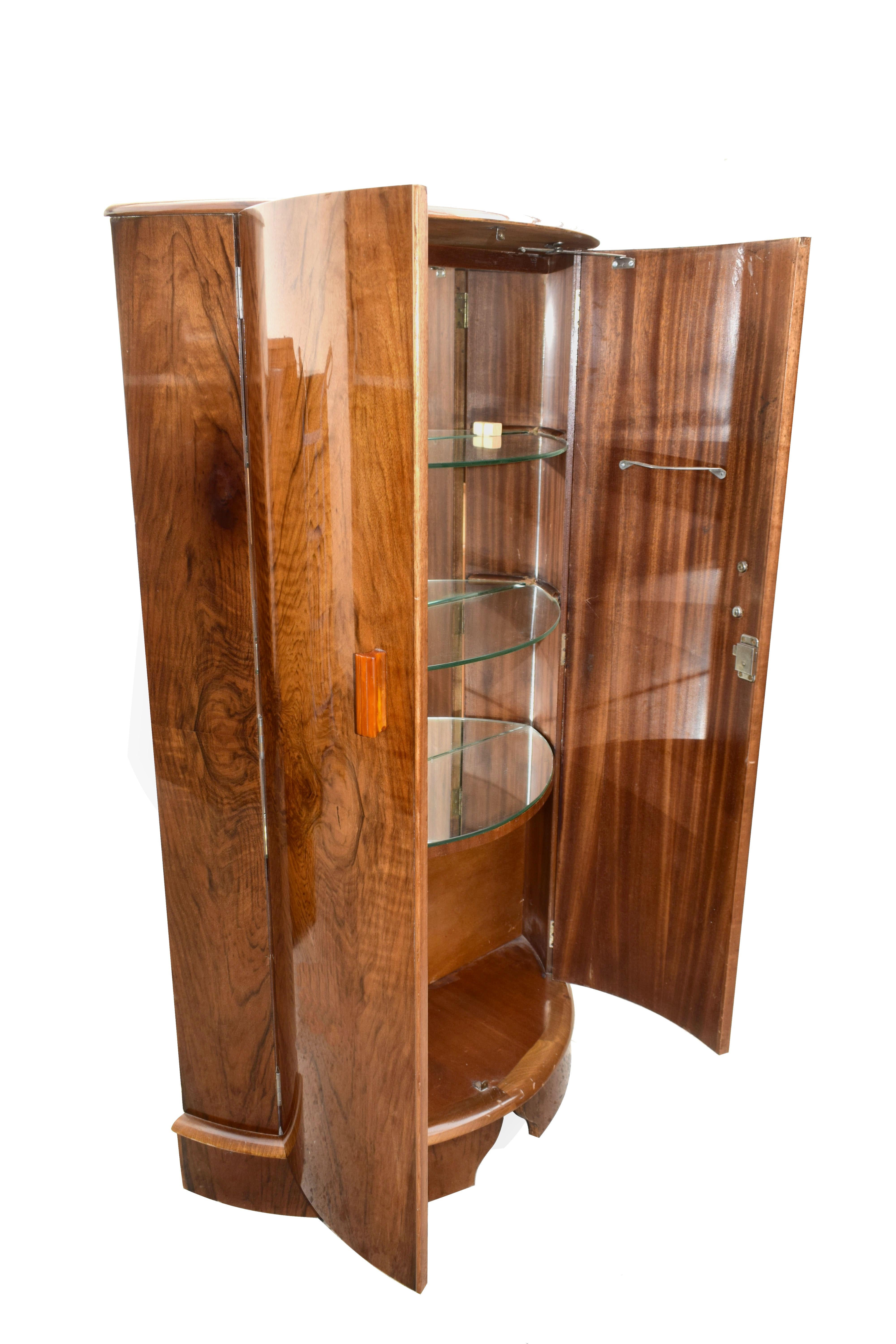 For your consideration are this beautifully styled Art Deco cocktail cabinet, dating to the 1930s and English. A perfect piece if you want lots of storage but not a lot of space taken up and with added wow factor. The whole piece is literally a