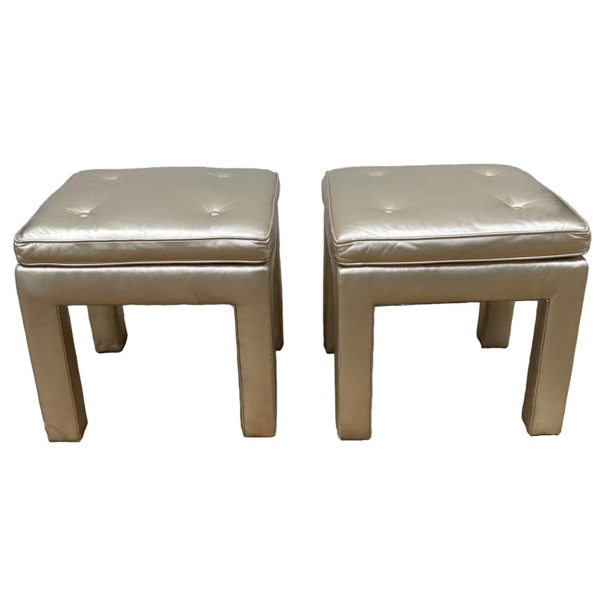 Supercool paire de tabourets de style Parsons recouverts de cuir platine des années 1980