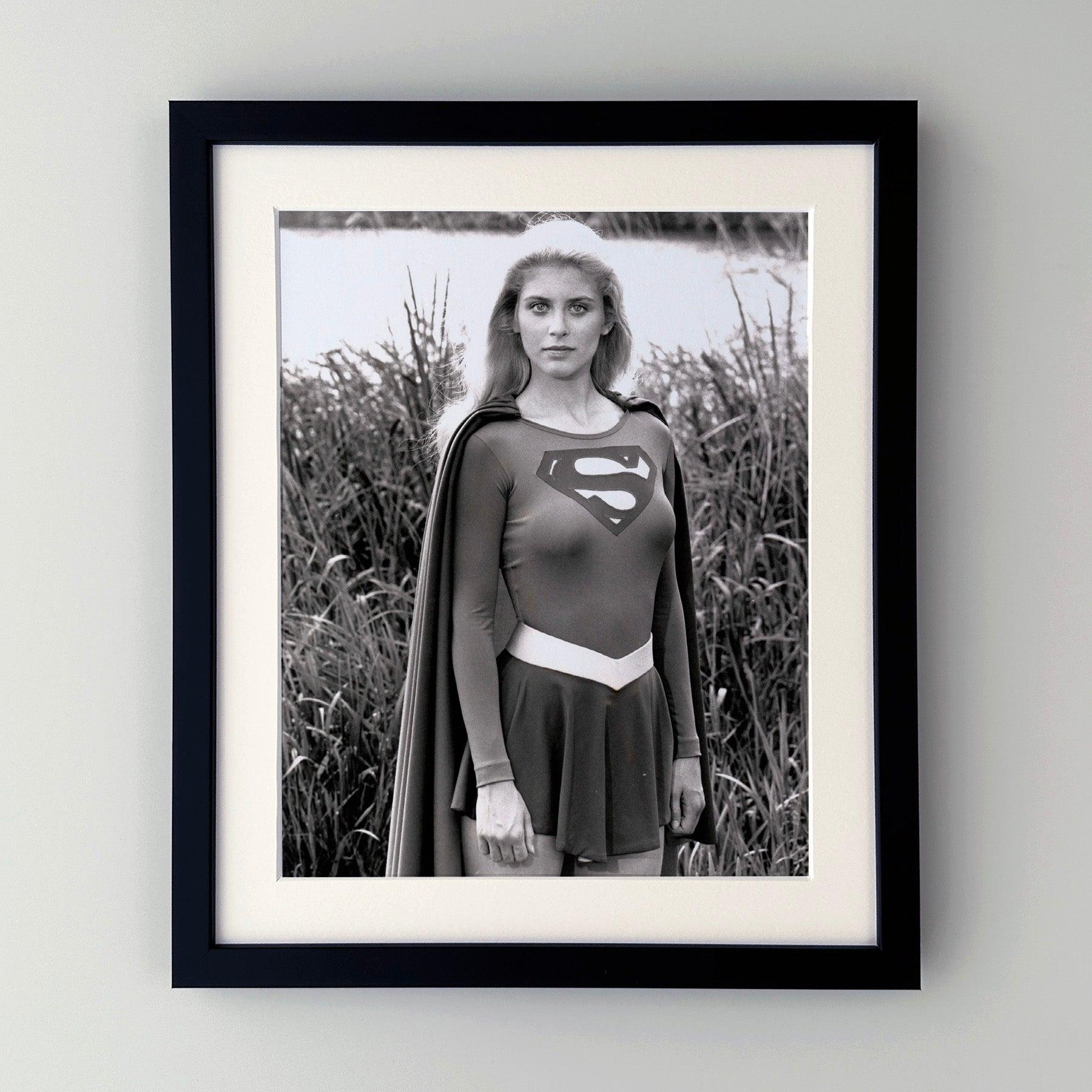 Photo publicitaire originale de 8x10 inches pour Supergirl (1984) avec Helen Slater.

Les photos de publicité (film/production) ont été créées pour aider les studios à promouvoir leurs nouveaux films. Les photos ont été incluses dans les dossiers de