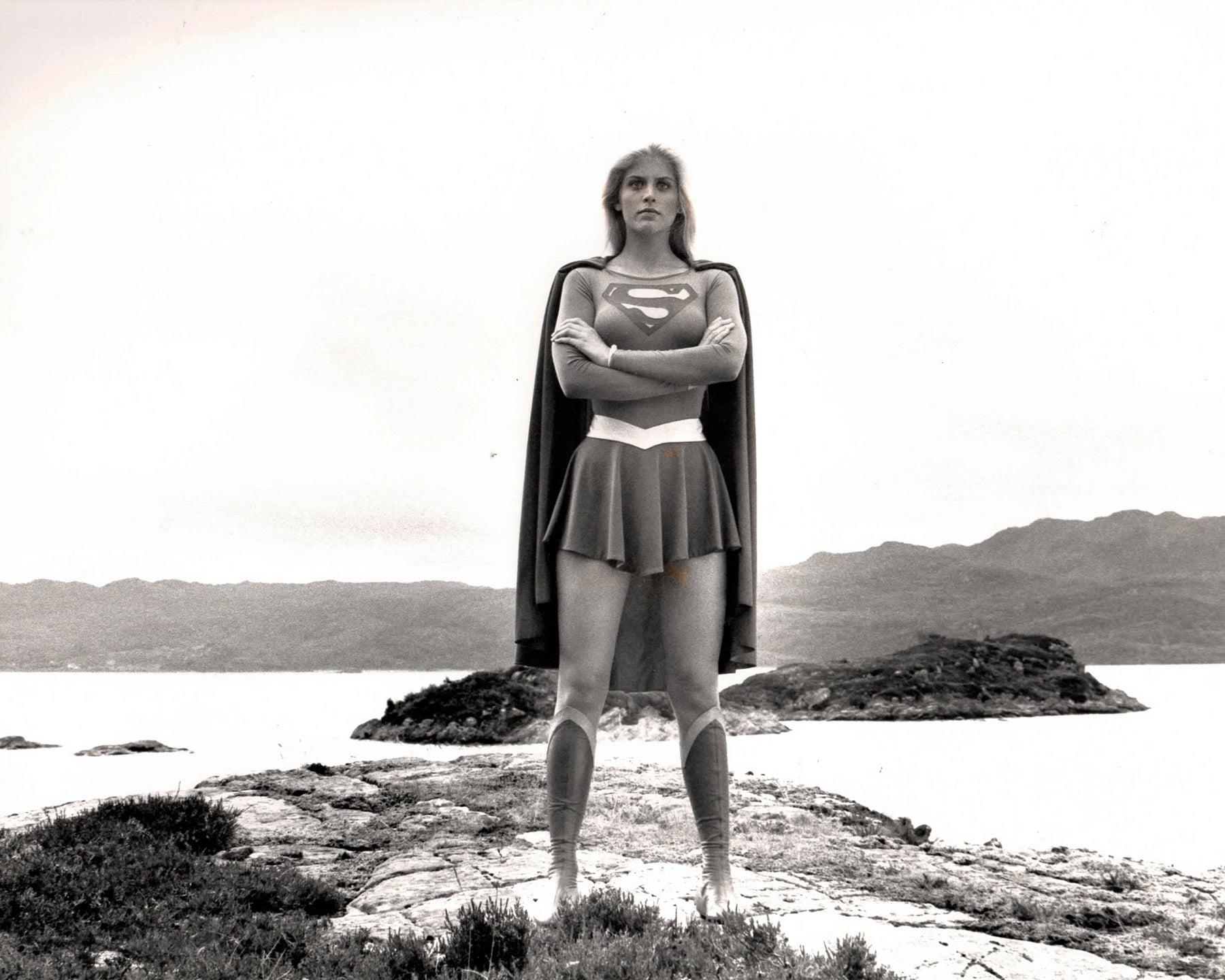 Papier Supergirl 1984 Publicity Film Movie Press Still Framed en vente