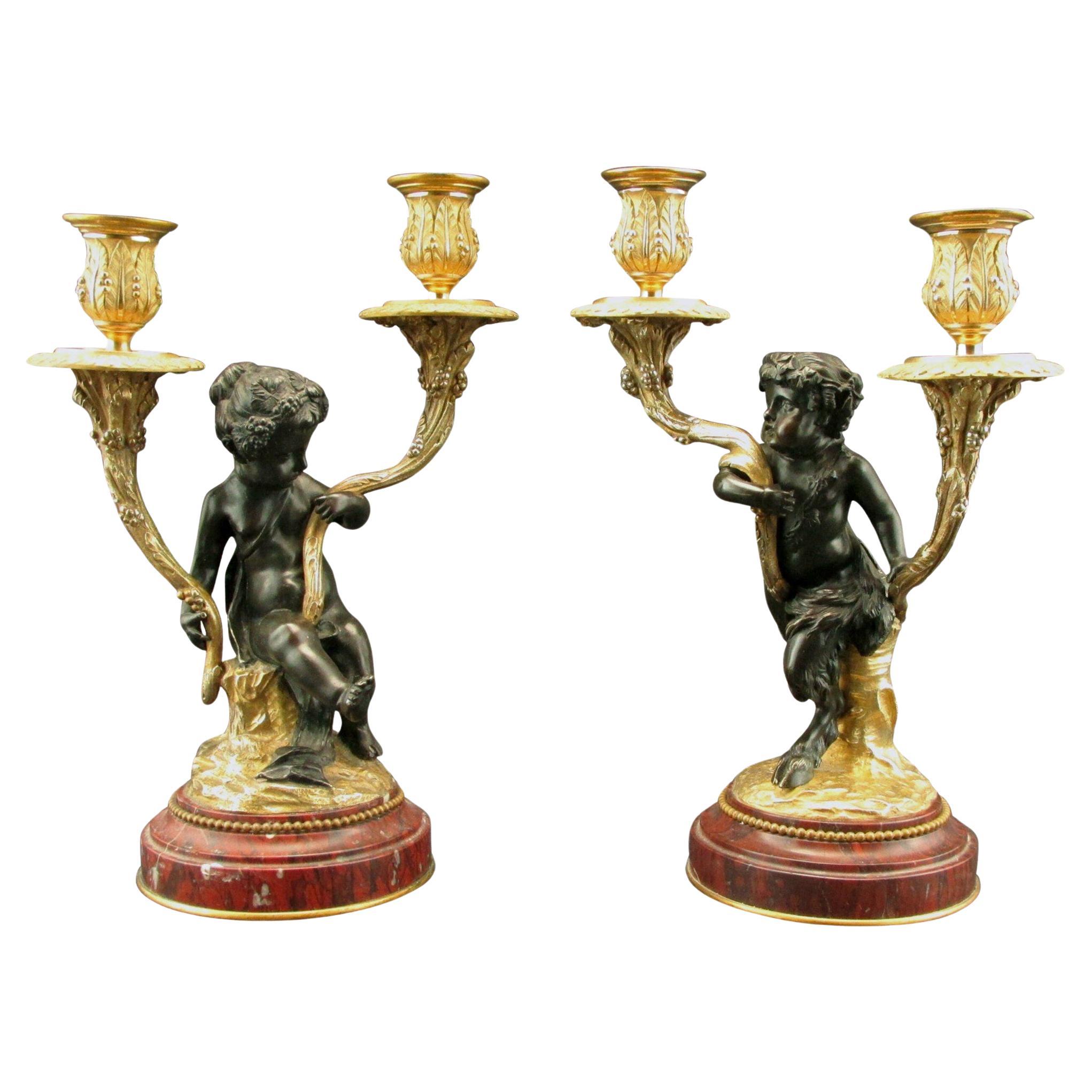 Pareja Superior de Candelabros Figurales de Bronce Dorado Patinado y Parcelado del Siglo XIX