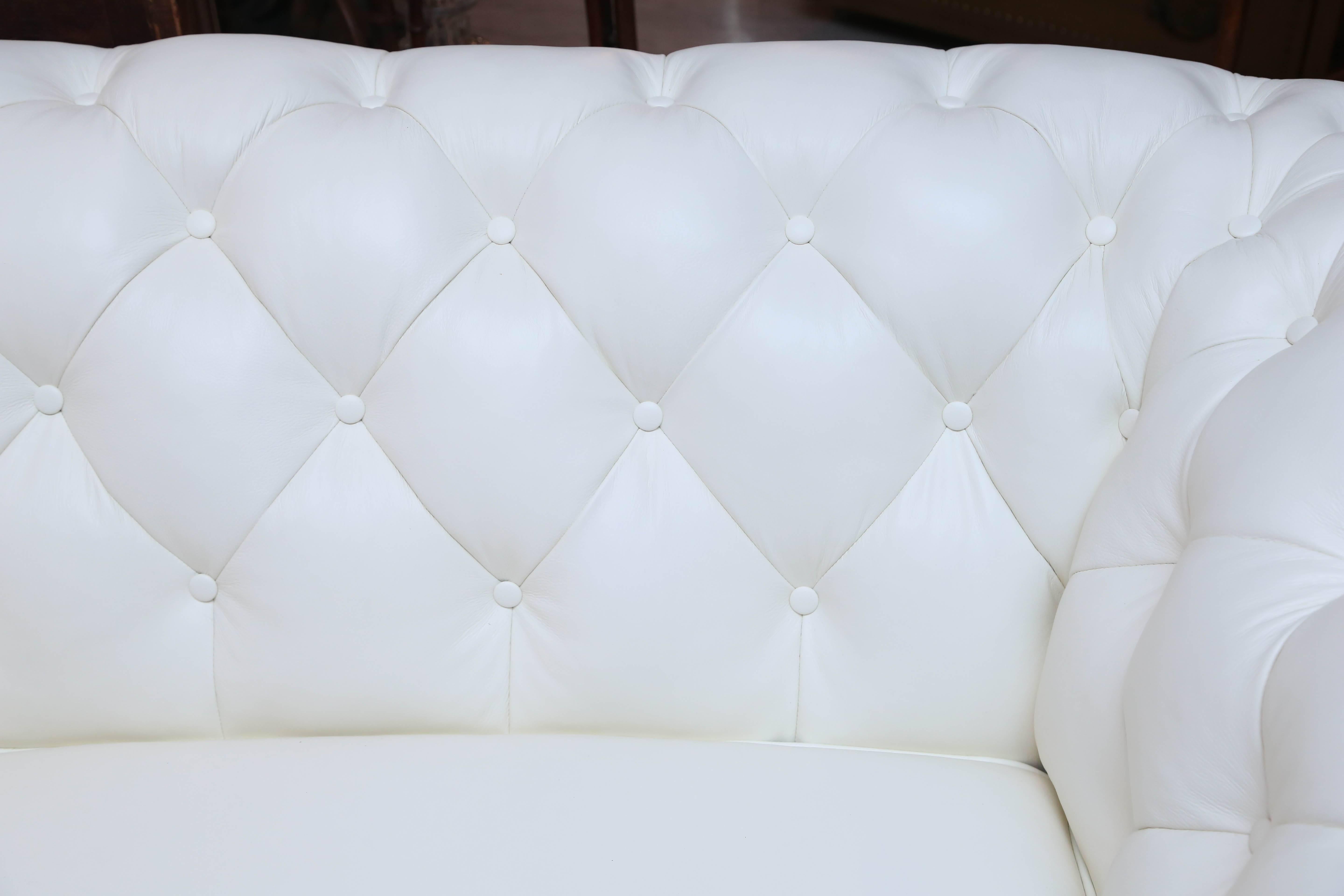 English Superior White Leather Chesterfield Sofa