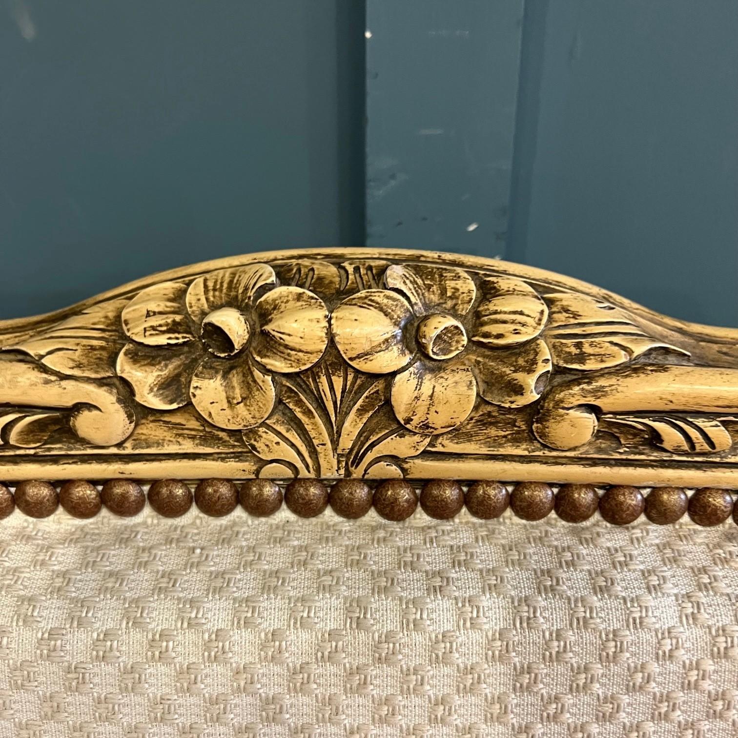 Superbe lit Demi Corbeille français ancien rembourré Bon état à Headley, GB