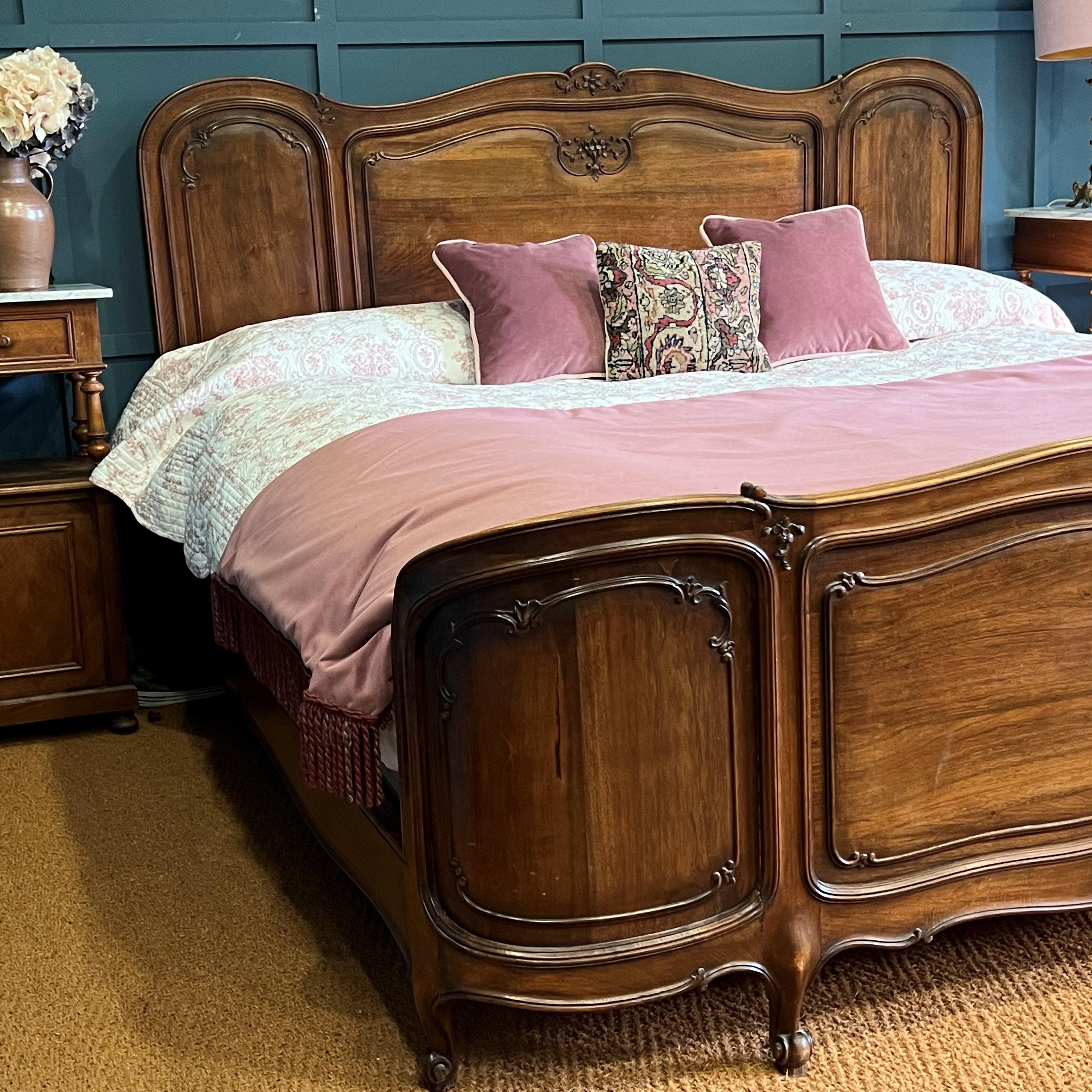 Superking 6', Antique French Walnut Bedstead In Good Condition In Headley, GB