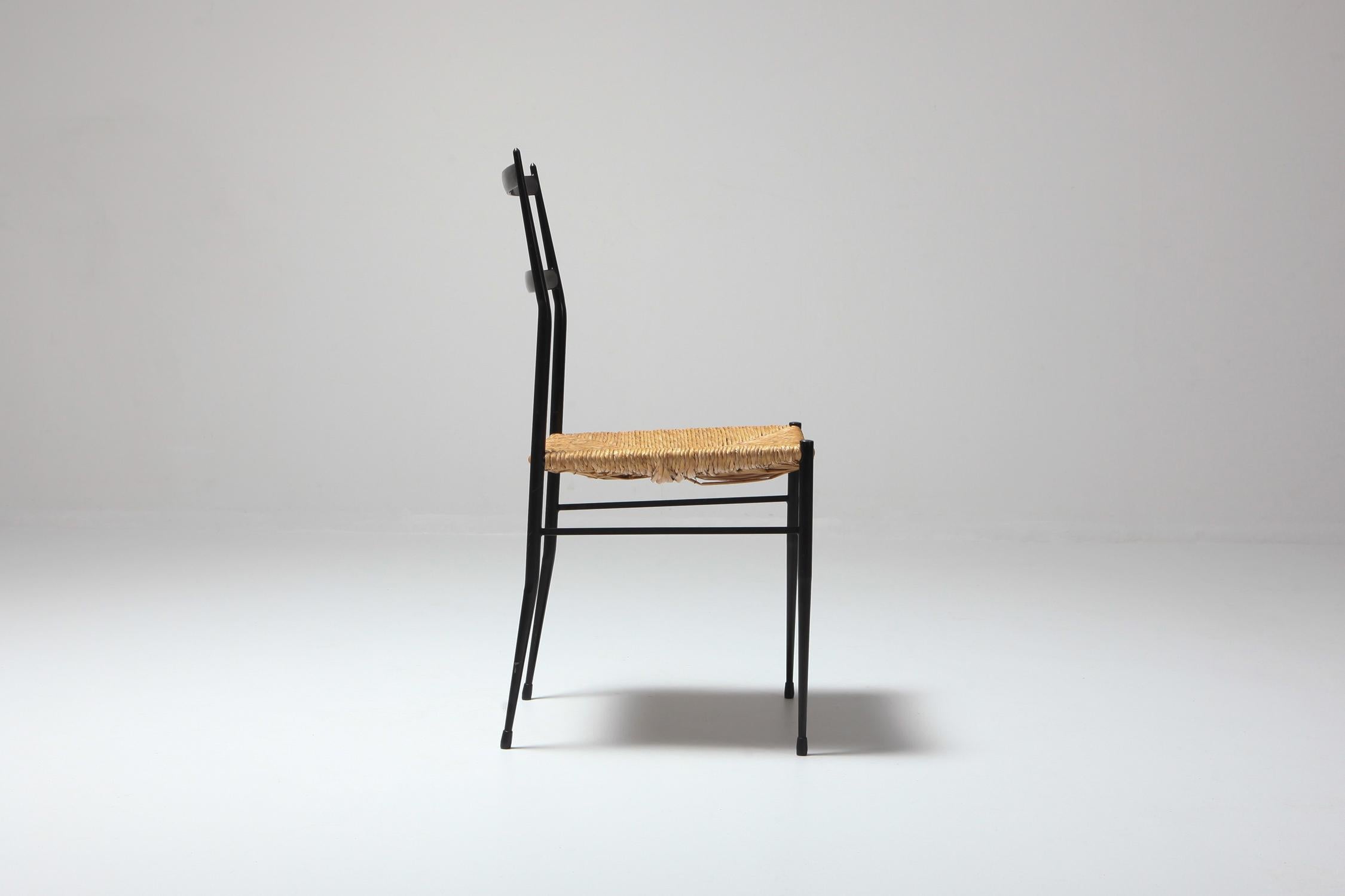 Superleggera-Stuhl von Gio Ponti für „De Bijenkorf“ aus schwarzem Metall und Schilfrohr (Mitte des 20. Jahrhunderts)
