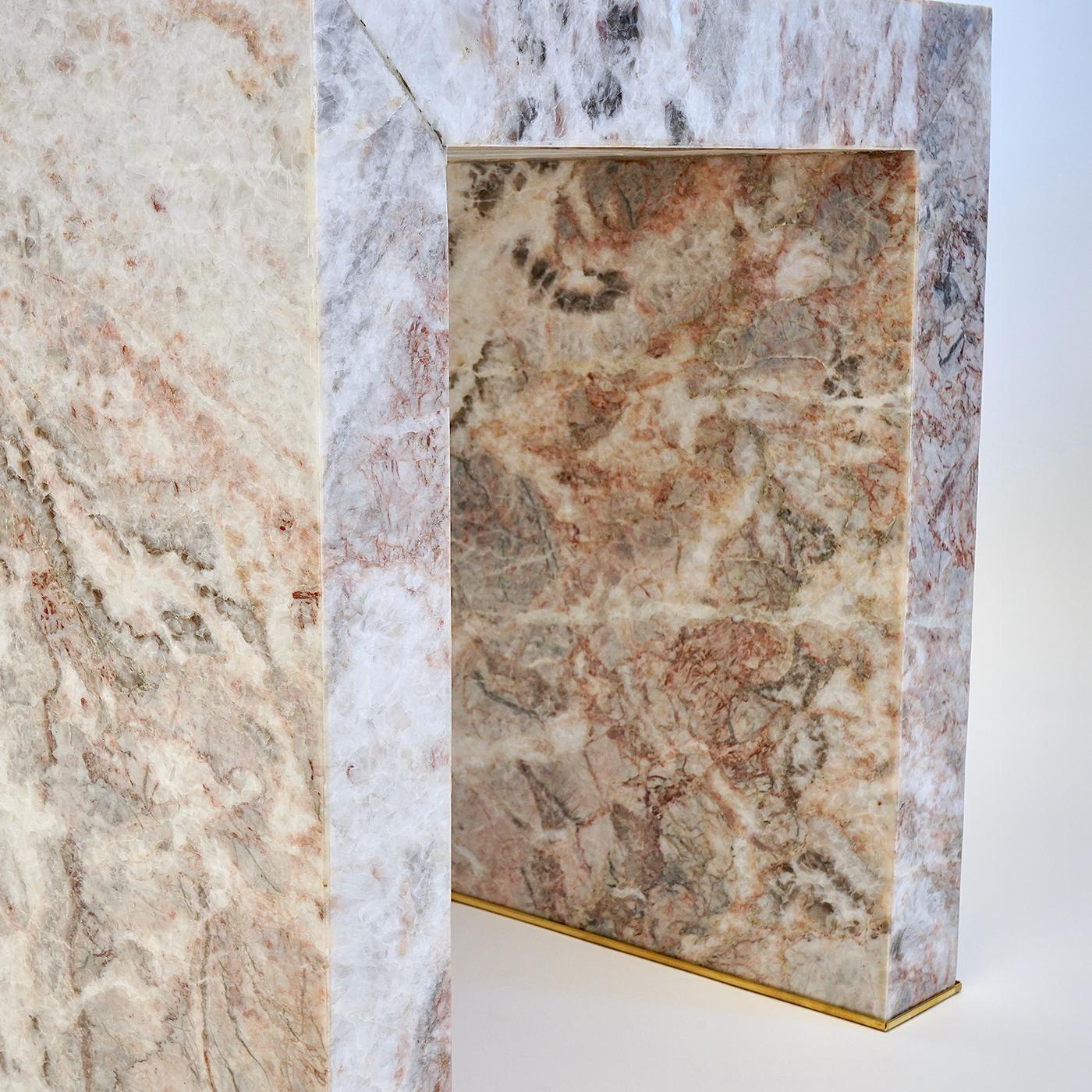 Marbre Table d'appoint en marbre Carnico Fior di Pesco Superleggero par Silvio Piattelli en vente