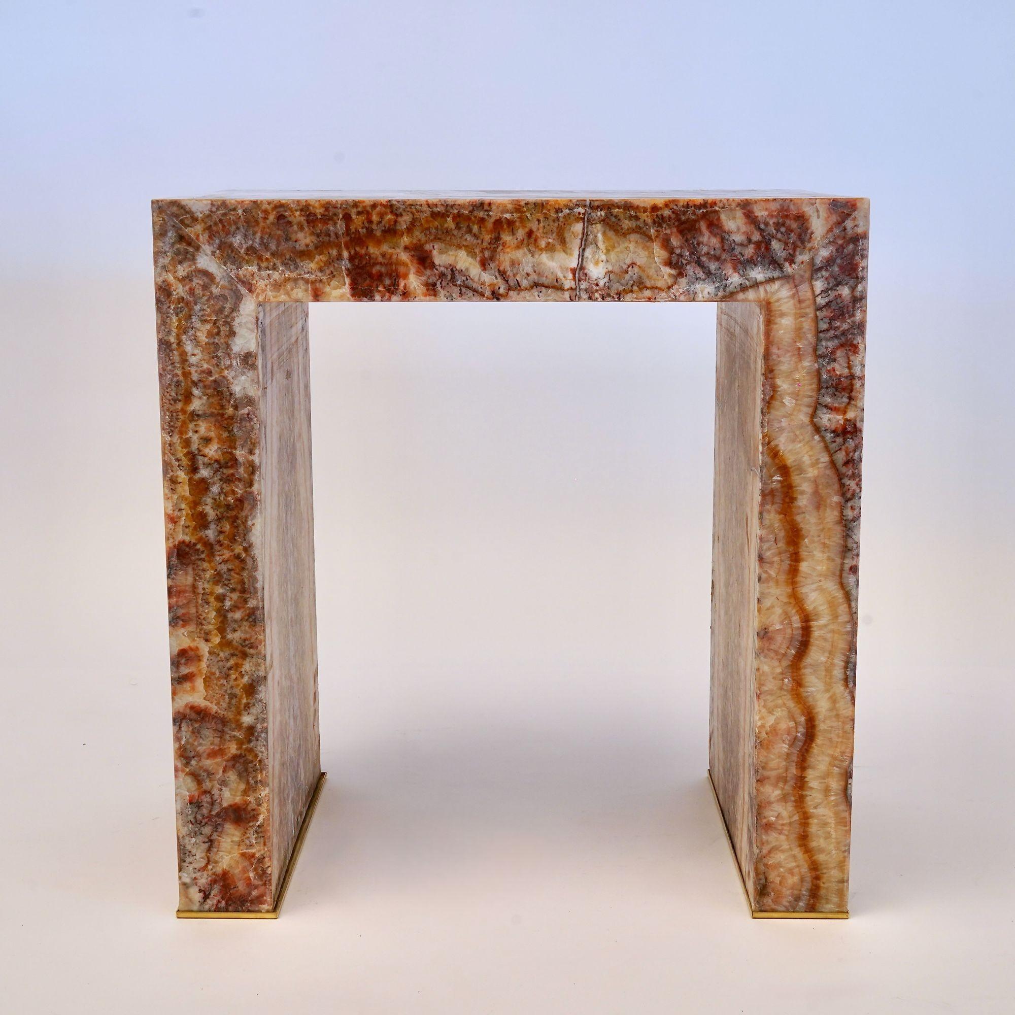 Superleggero Illuminato Onyx side table. Lightweight Backlit, Piattelli design For Sale 10