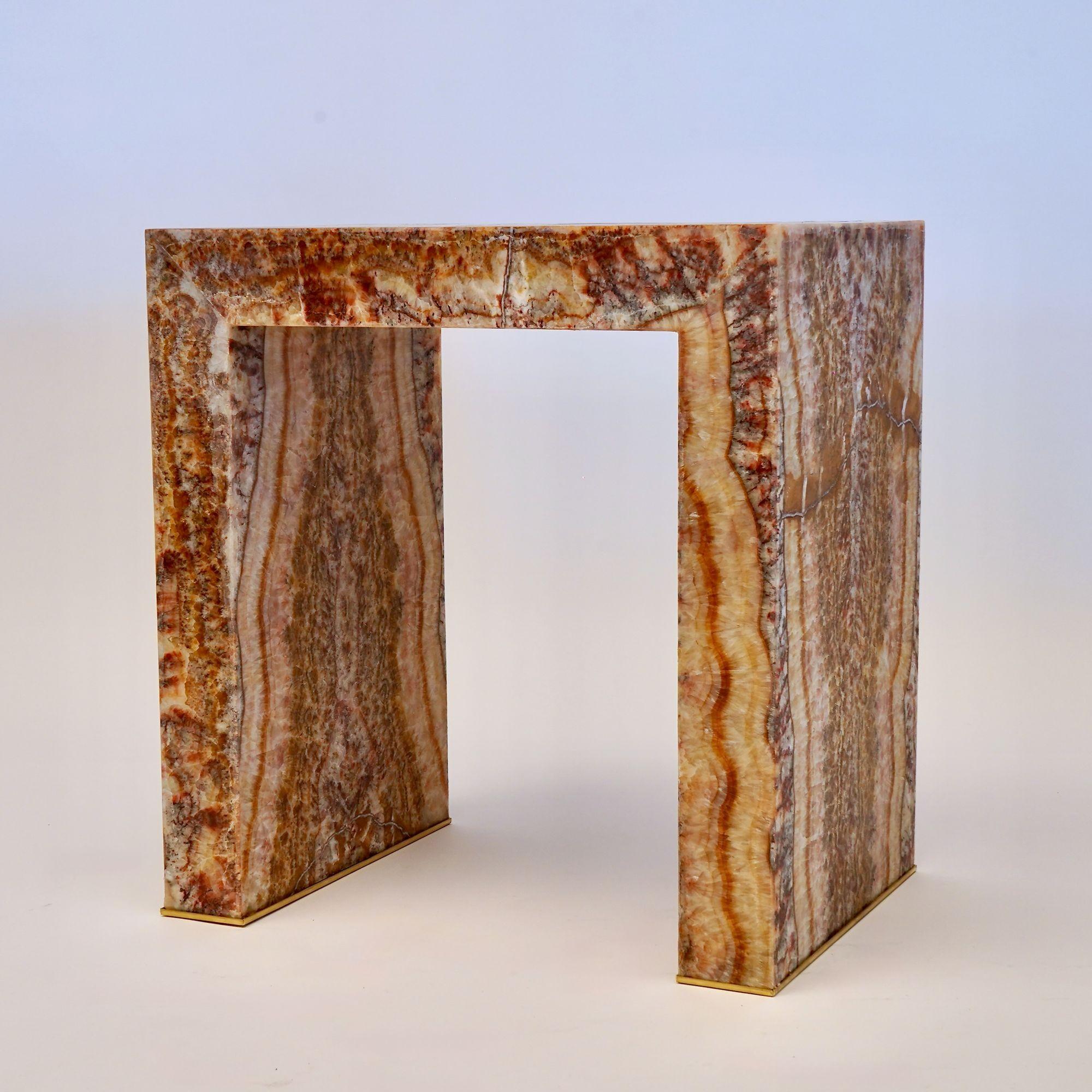 Superleggero Illuminato Onyx side table. Lightweight Backlit, Piattelli design For Sale 13