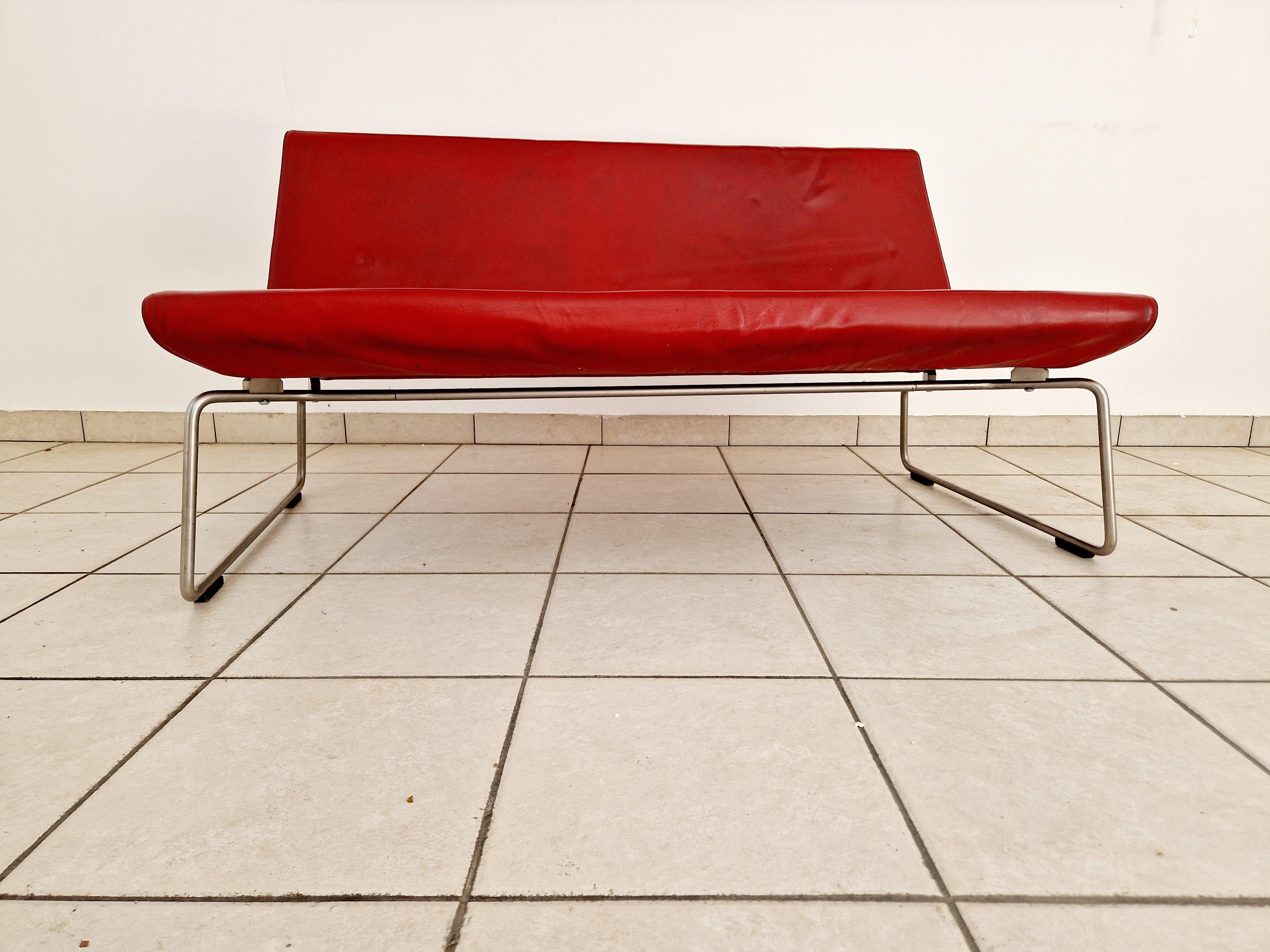 Mid-Century moderno Barber e Osgerby per Cappellini Divano Superlight in pelle rossa in vendita