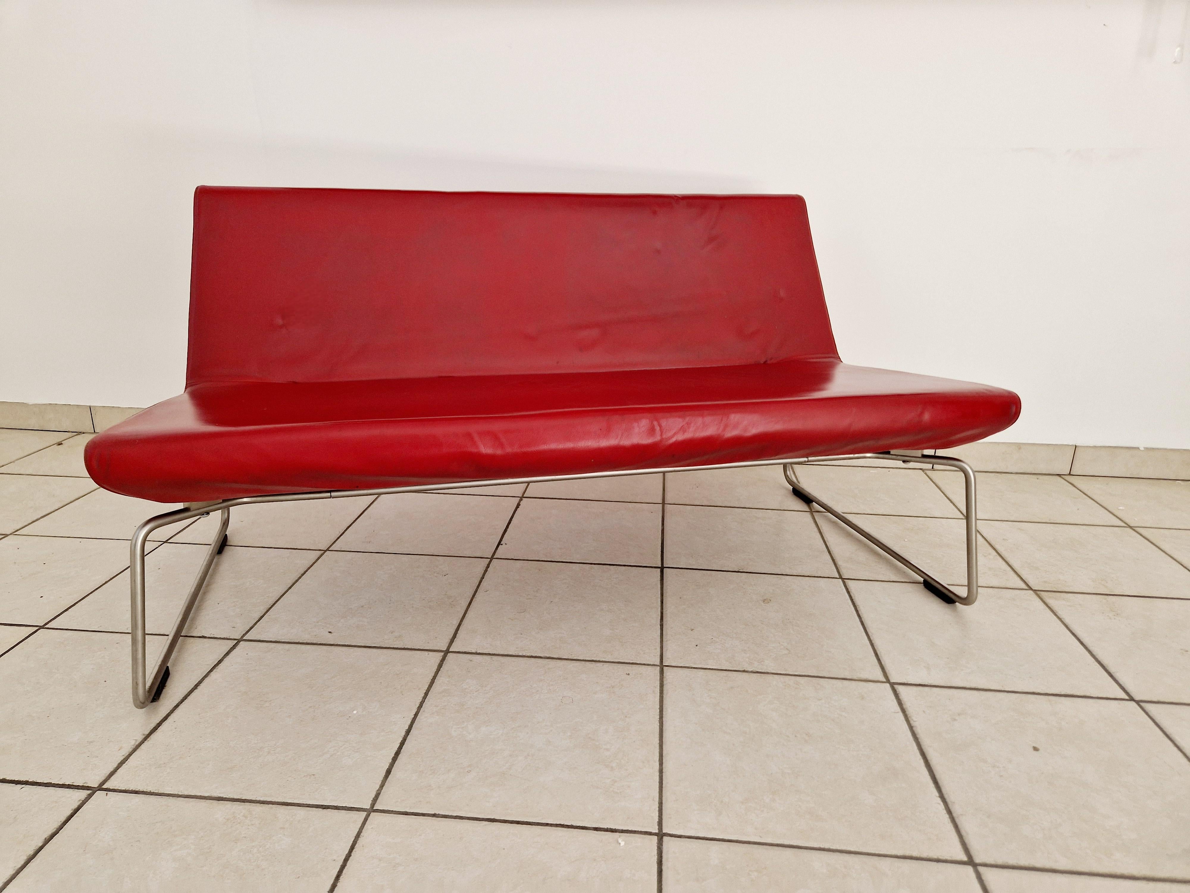 XX secolo Barber e Osgerby per Cappellini Divano Superlight in pelle rossa in vendita