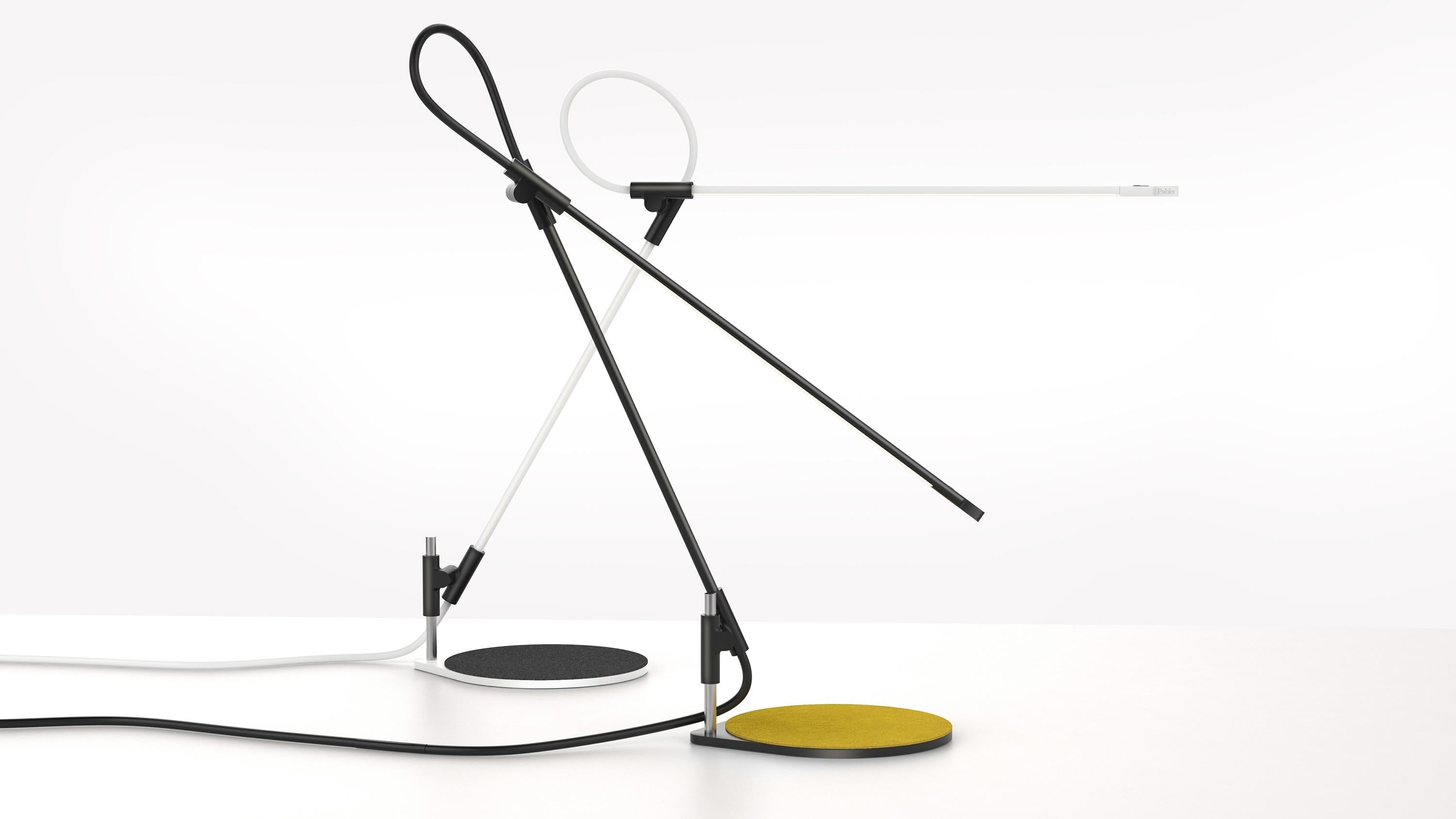 Américain Lampe de bureau Superlight noire par Pablo Designs en vente