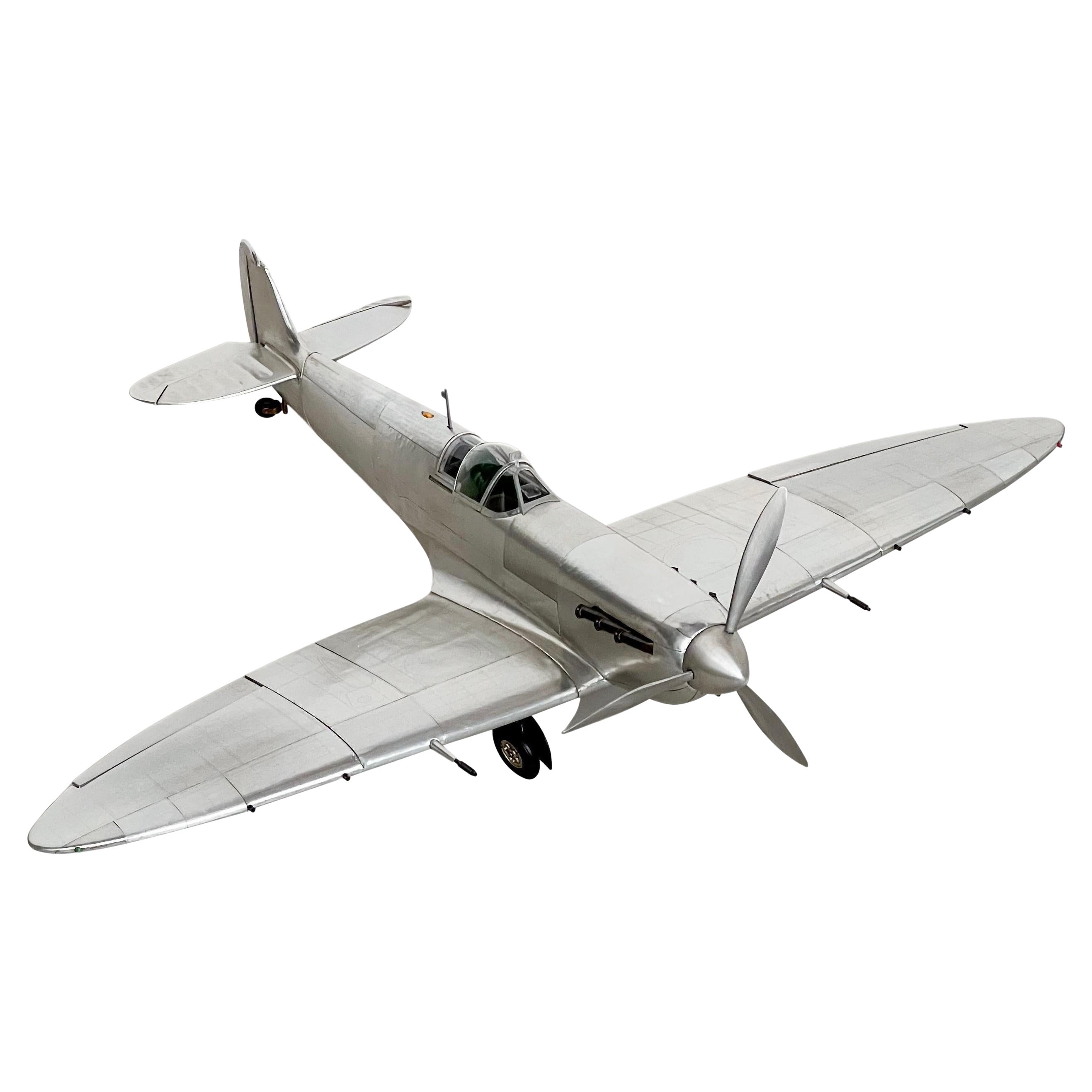 Modello decorativo in scala dell'aereo Supermarine Spitfire, di grandi dimensioni, altamente dettagliato