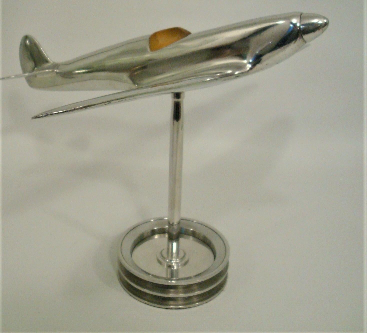 Britannique Maquette d'avion Supermarine Spitfire, Sculpture de bureau, Royaume-Uni, années 1930 en vente