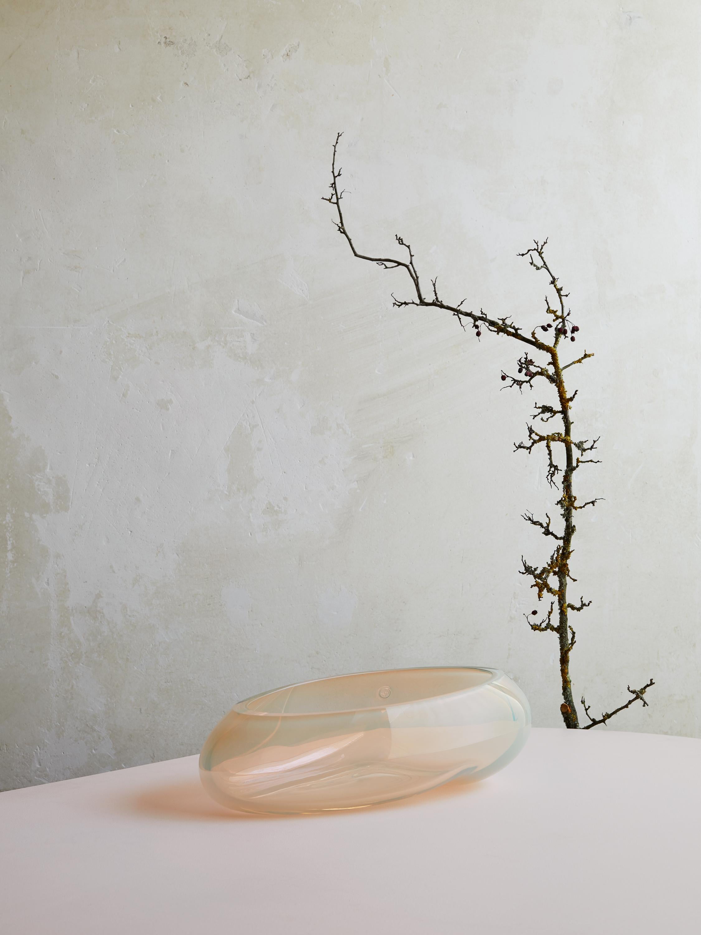 Vase von Supernova, mundgeblasenes Muranoglas, in verschiedenen Farben erhältlich, Größe M (Geblasenes Glas) im Angebot