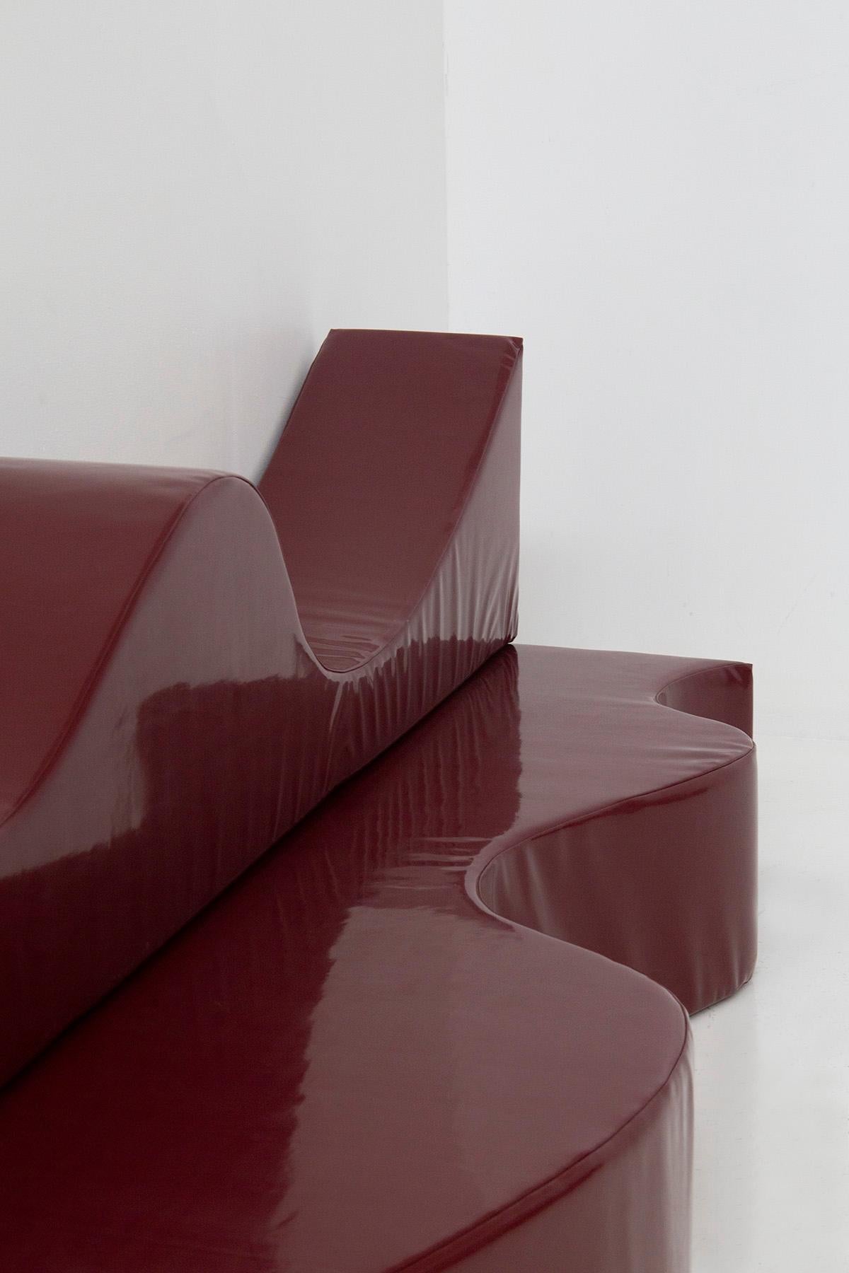 Superonda sofa Archizoom Poltronova in Vinyl Color amaranth In Good Condition In Milano, IT