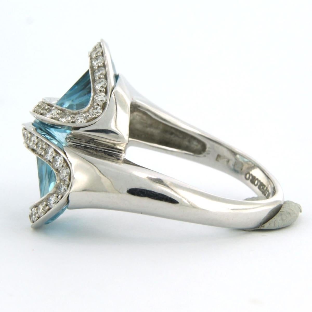 SUPERORO - ring with topaz and brilliant cut diamond up to 0.58ct 18k white gold In Excellent Condition For Sale In The Hague, ZH