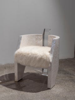 Fauteuil « Superpose » en fausse fourrure de style architectural, fabriqué en Turquie