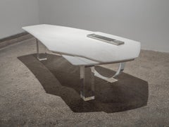 Table contemporaine « Superpose » en marbre et acrylique, fabriquée en Turquie