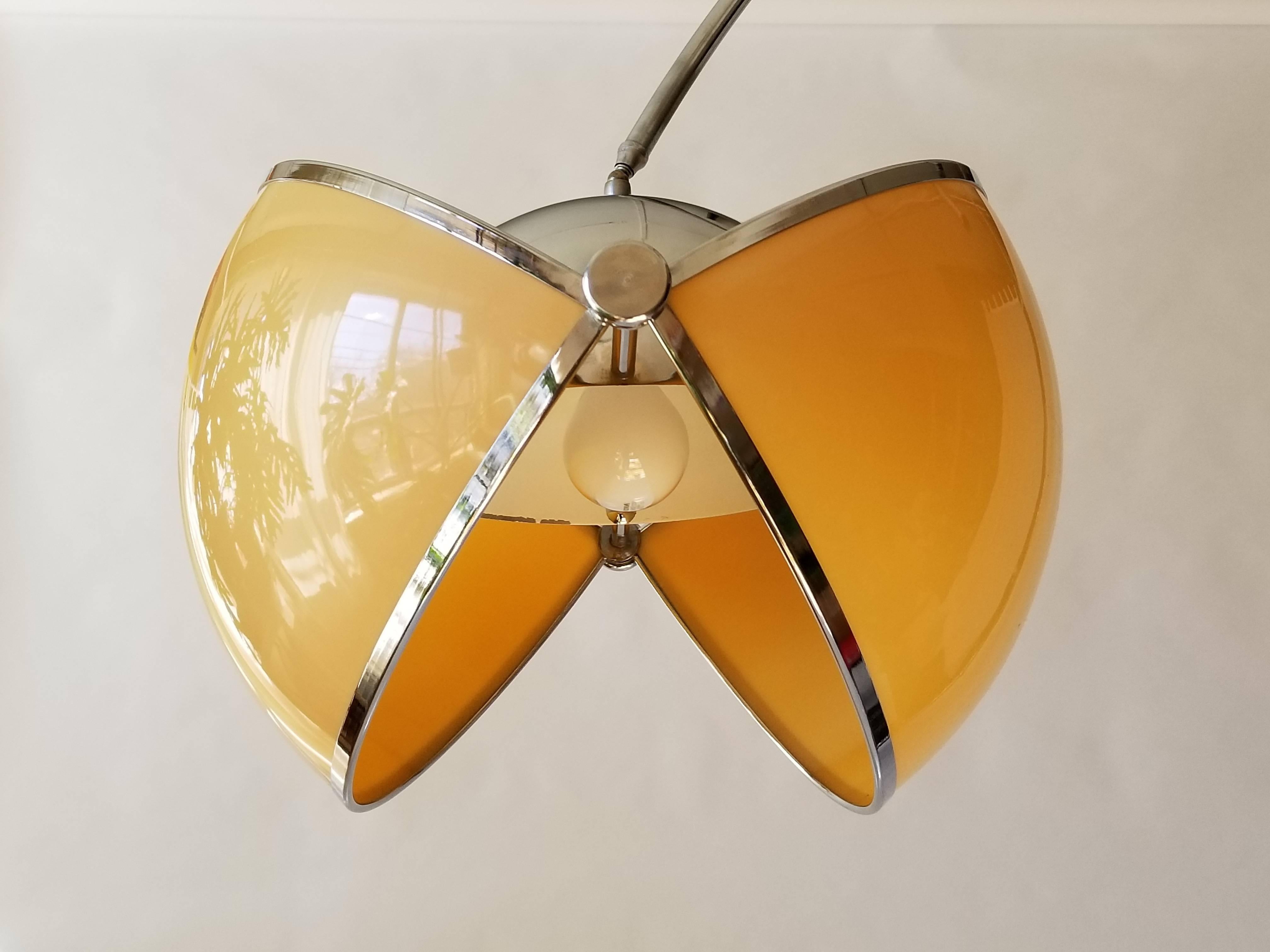 Grand lampadaire en forme d'arc dans le style de Superstudio:: vers 1970:: Italie 1
