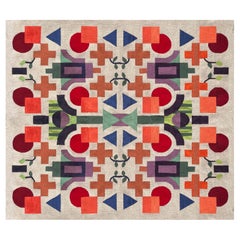 Suprematic Garden in Beige, Tappeto geometrico in lana annodato a mano di OLK Manufactory