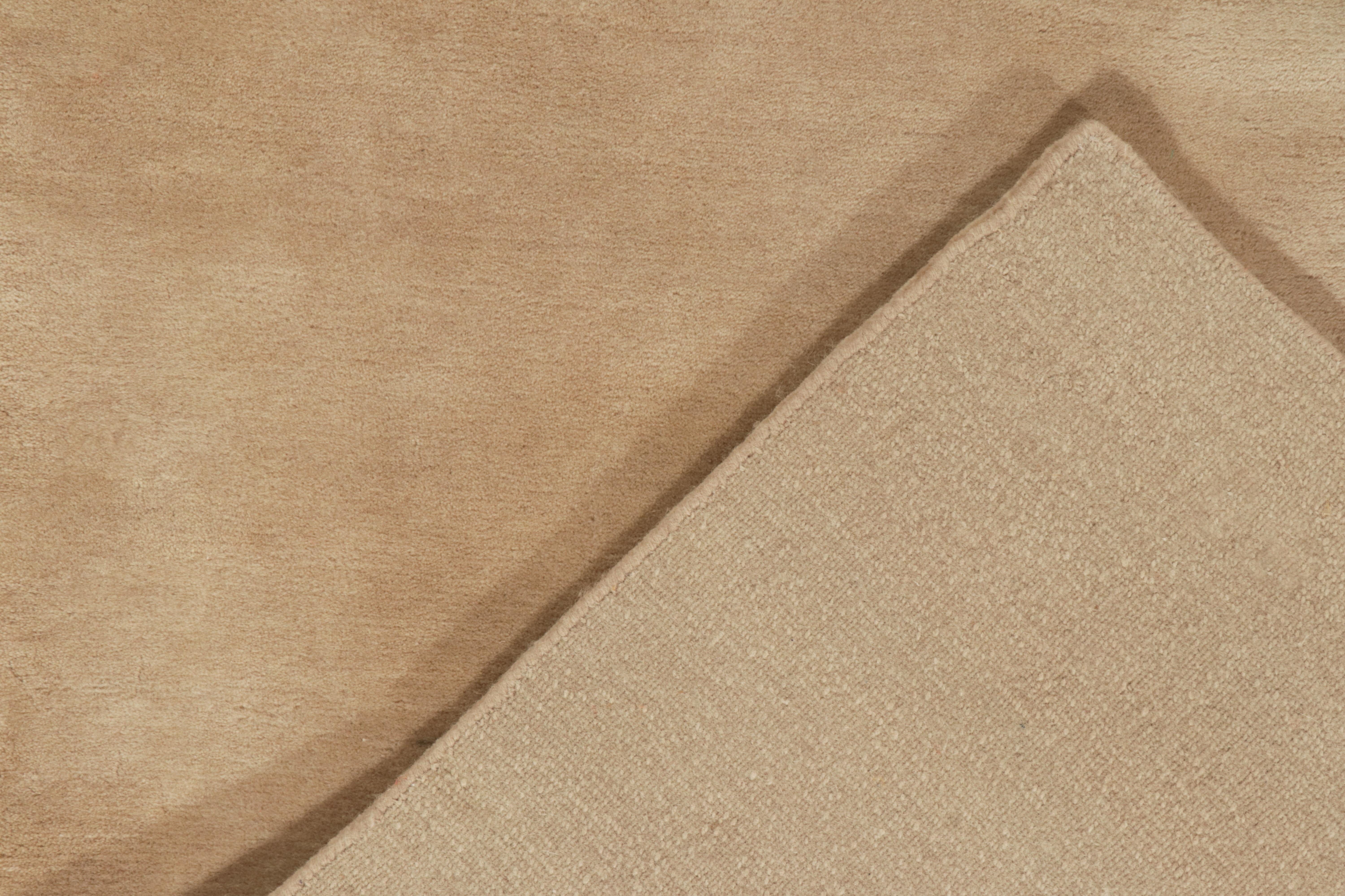 Quadratischer Deko-Teppich im suprematistischen Stil von Teppich & Kelim in Beige-Braun, Schwarz und Orange im Zustand „Neu“ im Angebot in Long Island City, NY