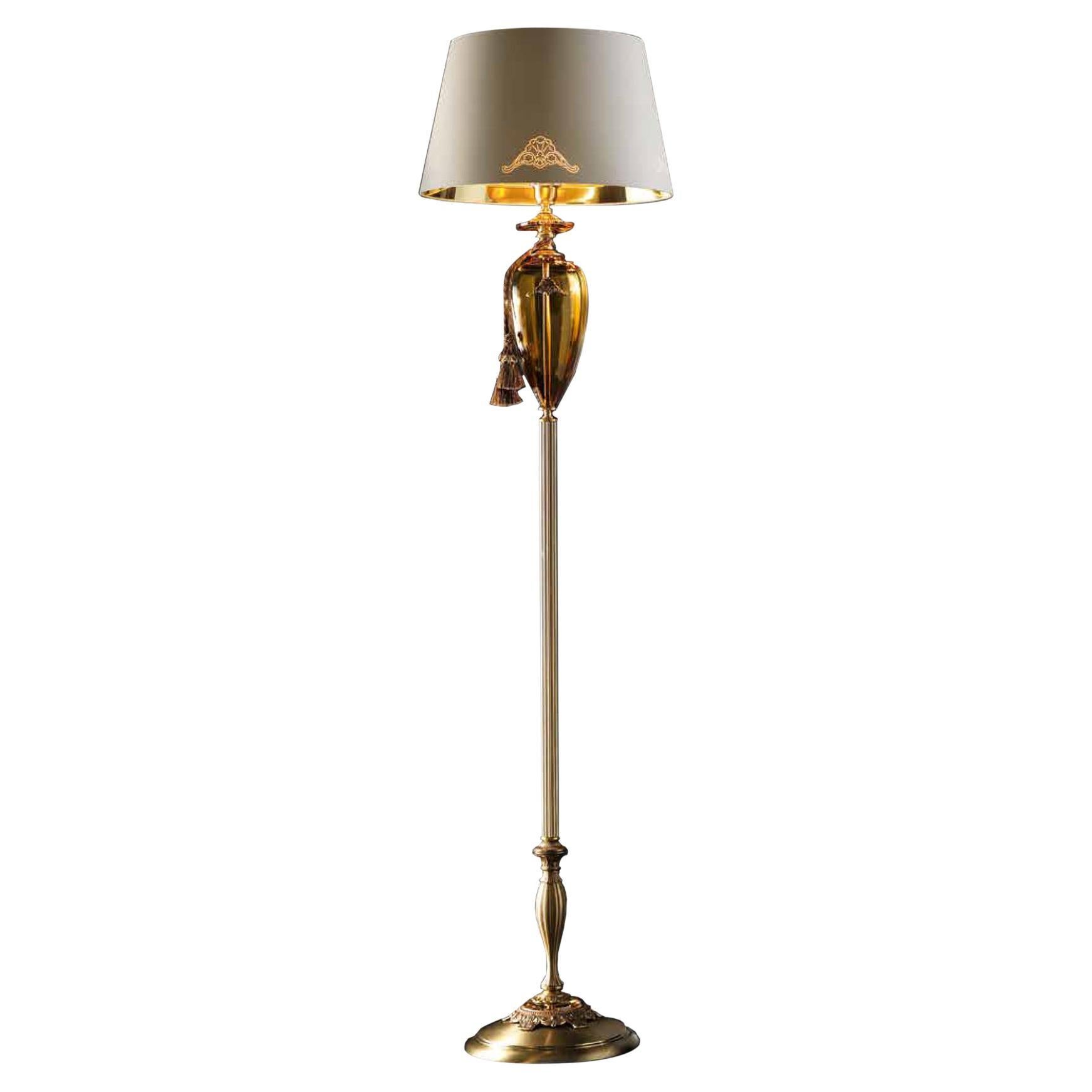 Supreme 1-Licht-Stehlampe, verziert mit Gold-Satin-Messing-Finish und Bernstein-Kristall