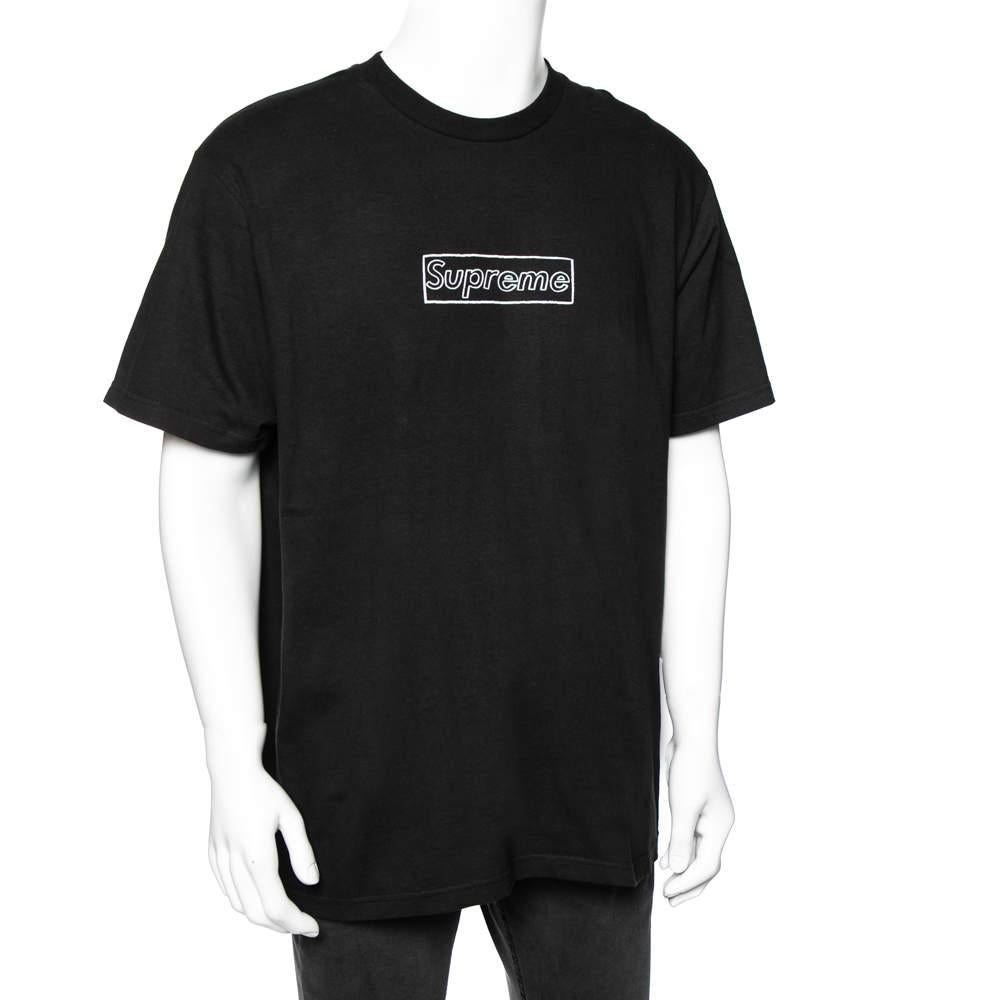 For streetwear fans, Supreme is a name that needs no introduction. The streetwear icon is widely popular for its limited releases and exciting collaborations. This T-shirt is a piece you will love owning. It is made from cotton and designed with a