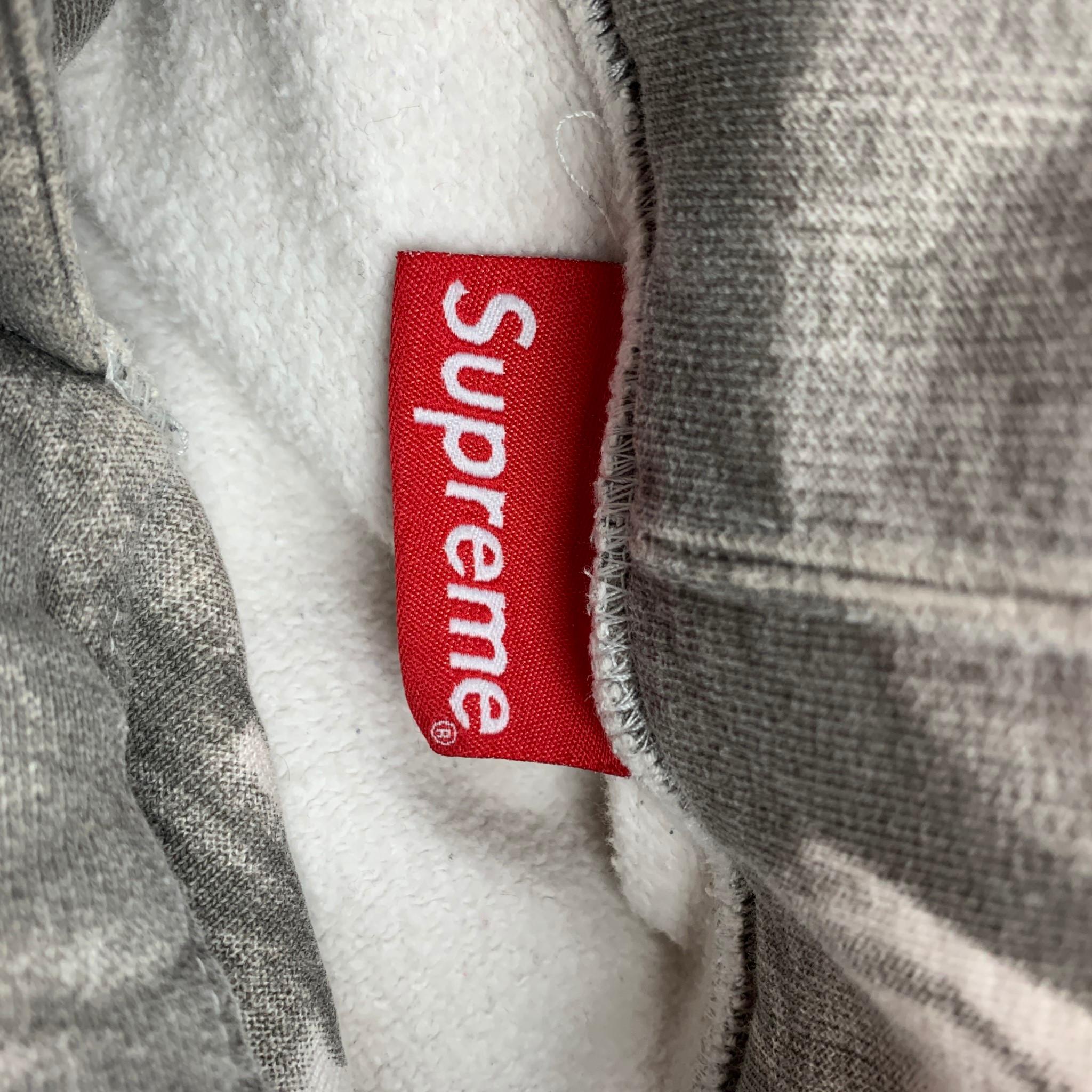 SUPREME FW 18 Jesus and Mary Size L Grey and White Cotton 