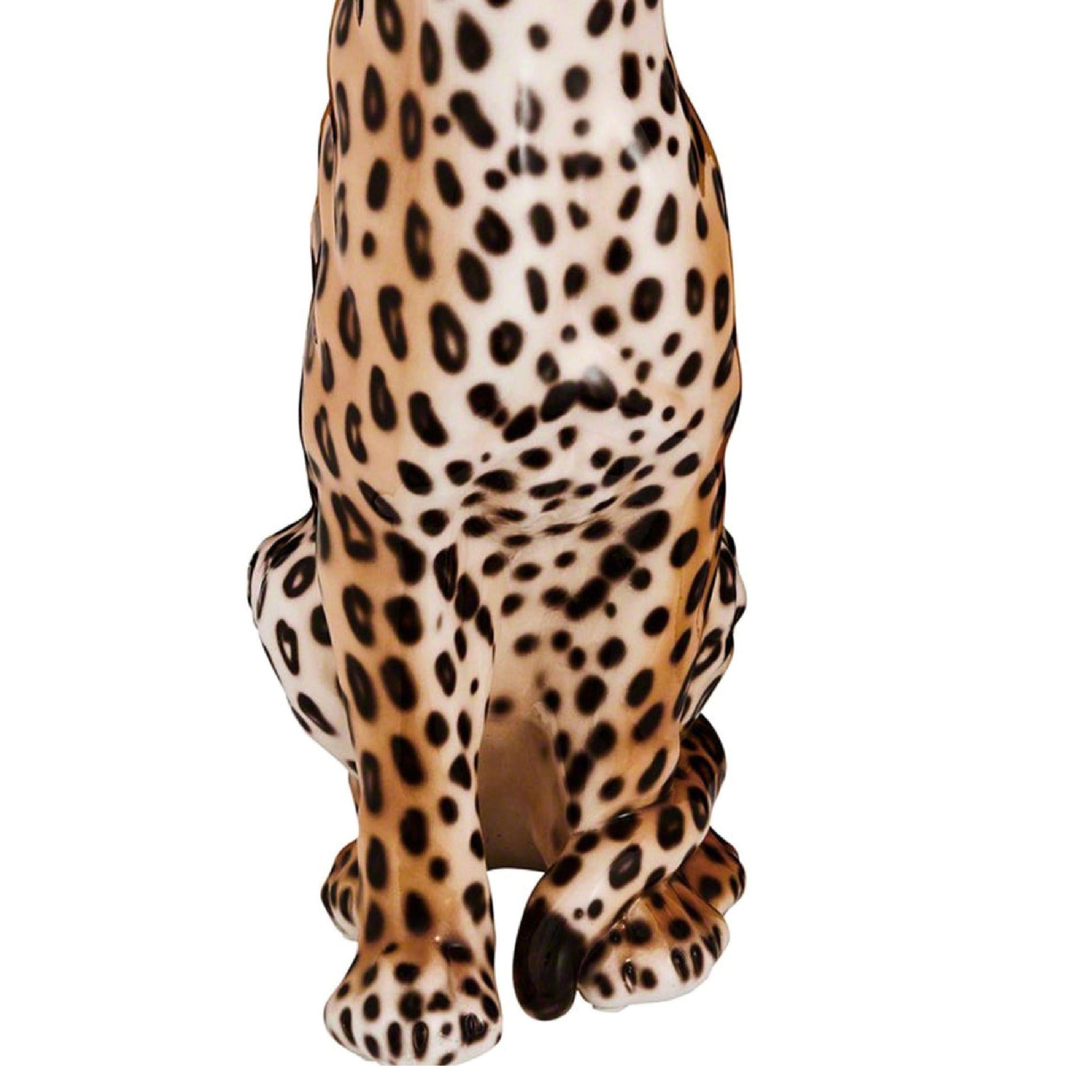 italien Suprême Sculpture monumentale de jaguar en porcelaine peinte à la main, printemps-été 2023. en vente