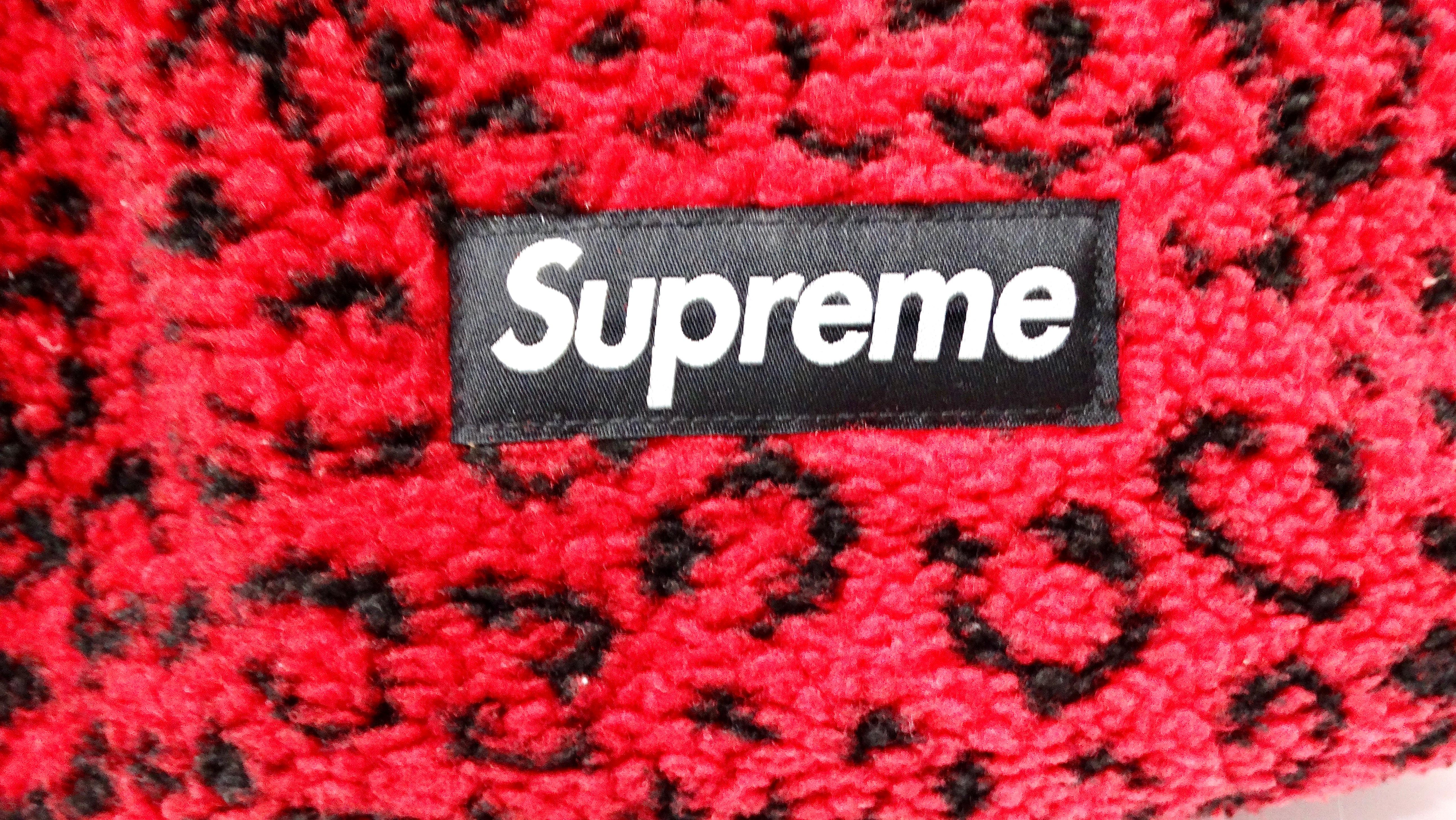 Supreme Red & Black Leopard Print Fleece Backpack circa 2017 In Good Condition For Sale In Scottsdale, AZ
