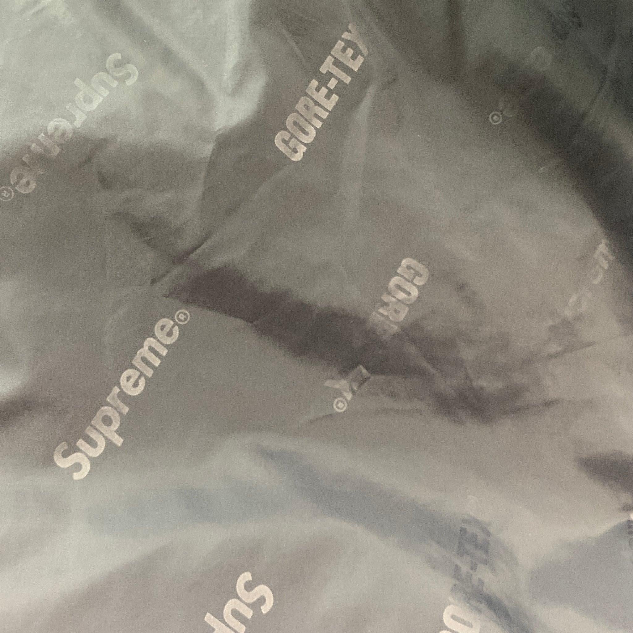 SUPREME Size S Black Nylon Windbreaker Jacket For Sale 2