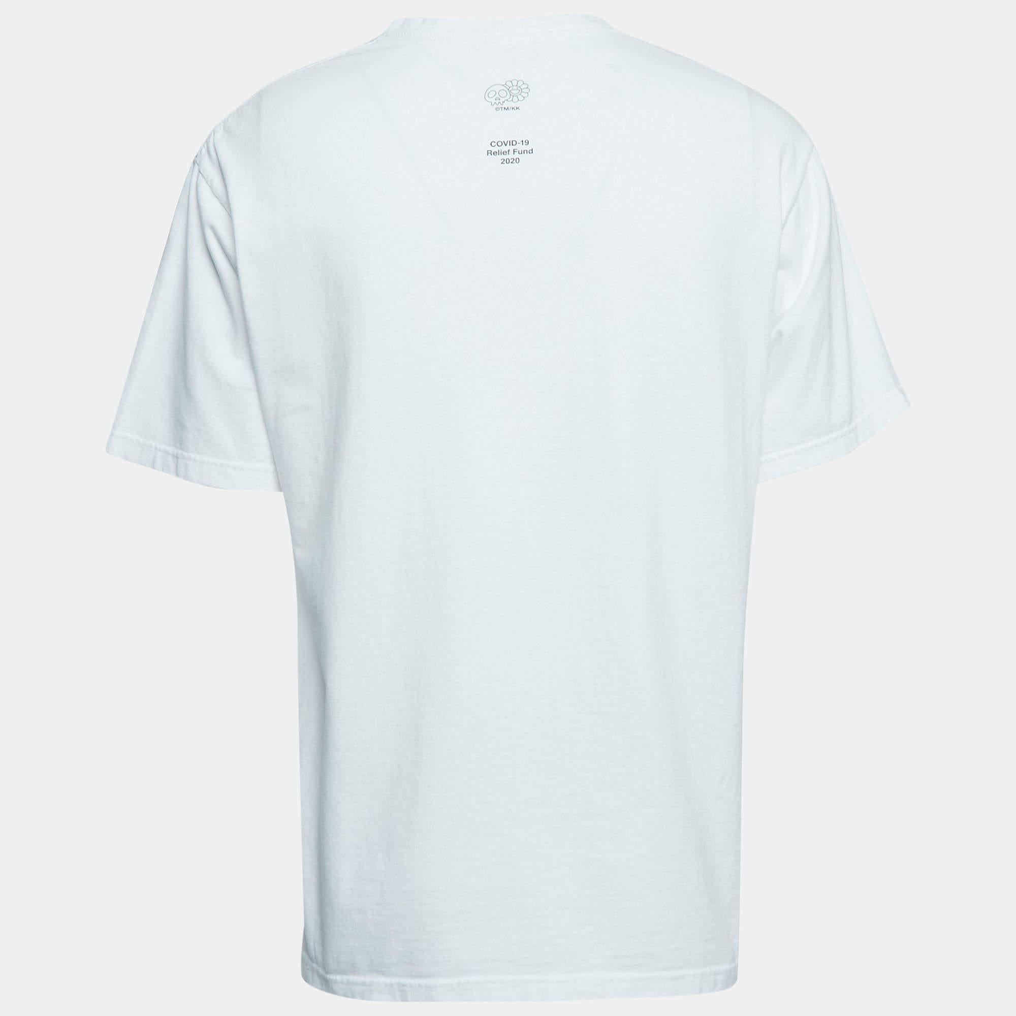 A perfect combination of comfort, luxury, and style, this designer t-shirt is a must-have piece! Made from quality materials, the creation can be styled with denim pants and sneakers for a cool look.
