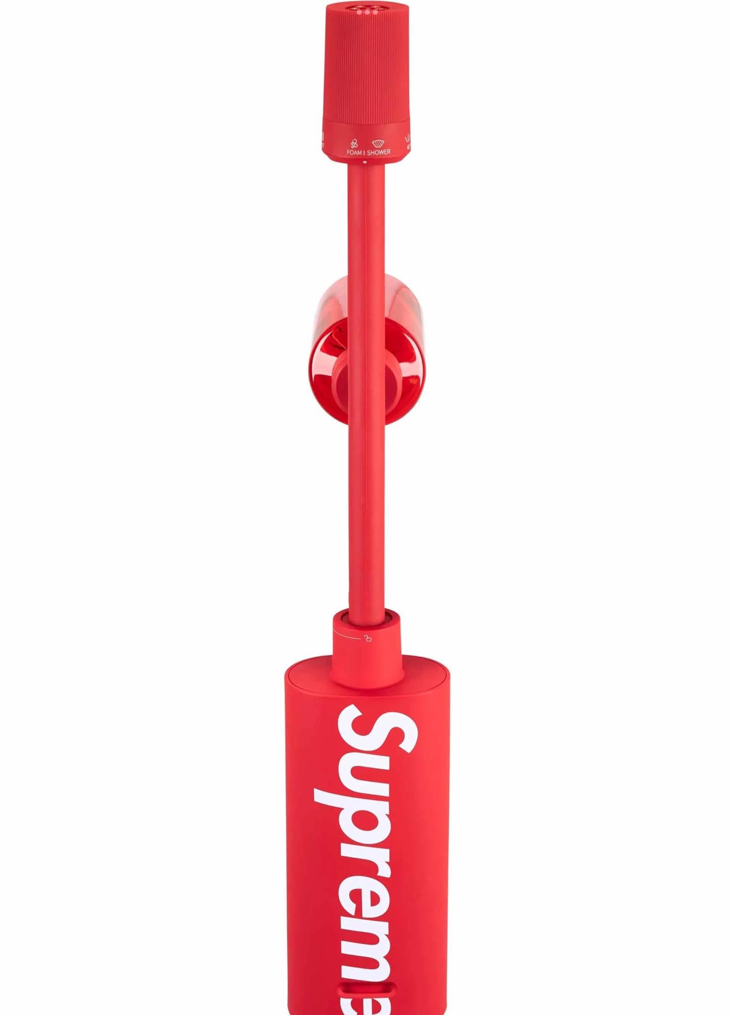 Moderne Supreme x Hoto Spring 2024 20 Volt Powerwasher Pro en rouge, édition limitée en vente