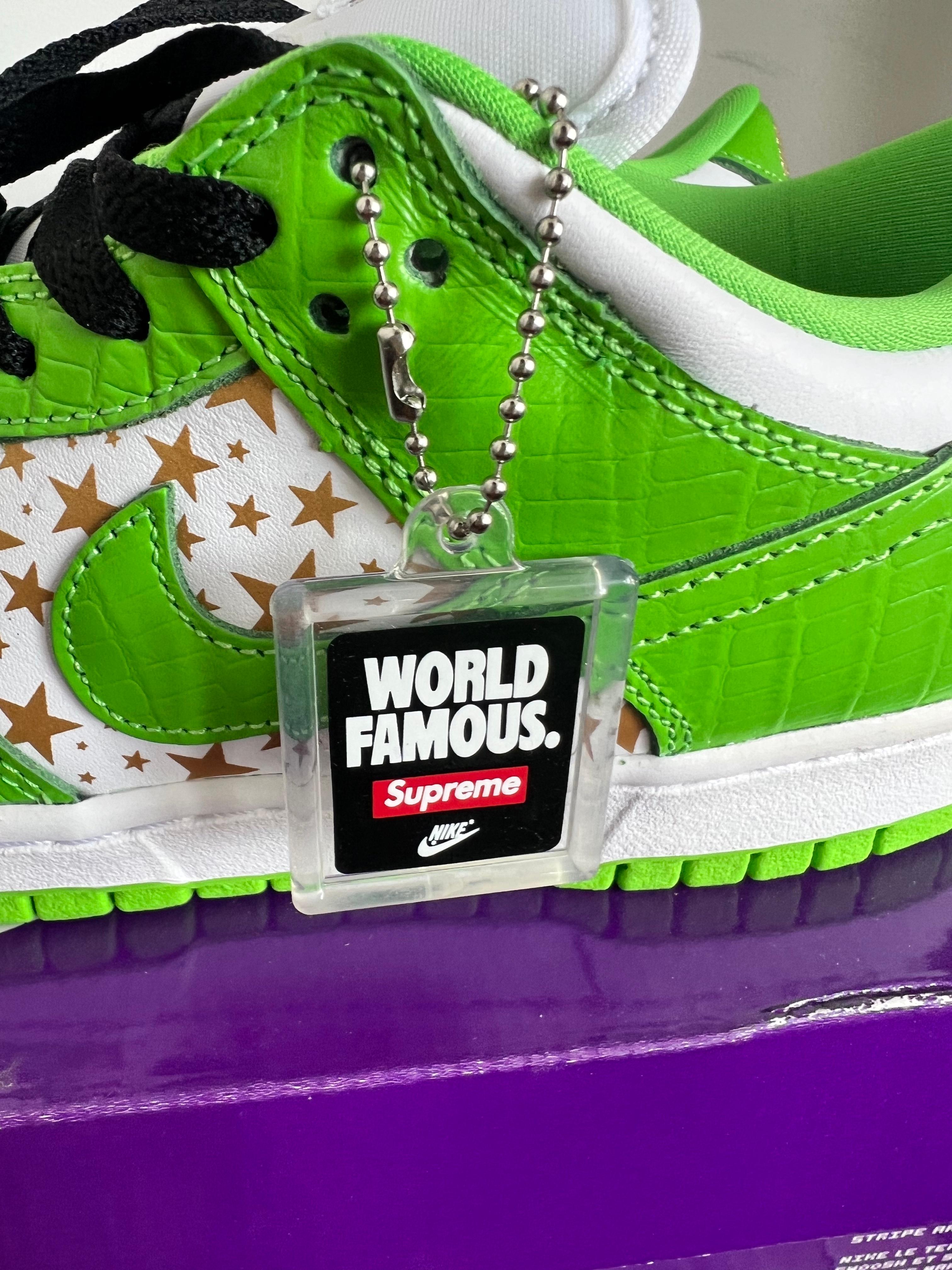Supreme x Nike Dunk  low Green Star Hype Green size US6.5 For Sale 1