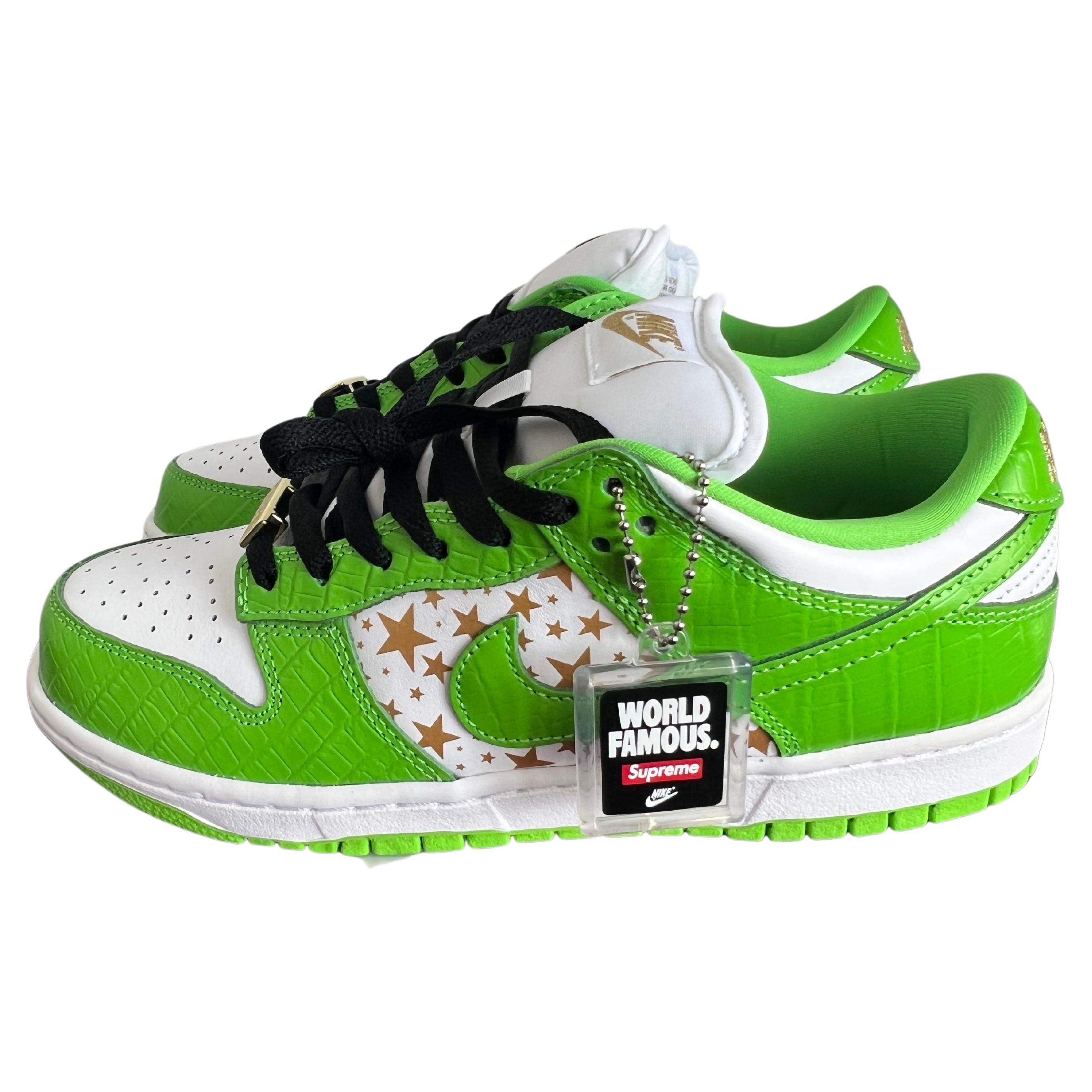 Supreme x Nike Dunk  low Green Star Hype Green size US6.5 For Sale