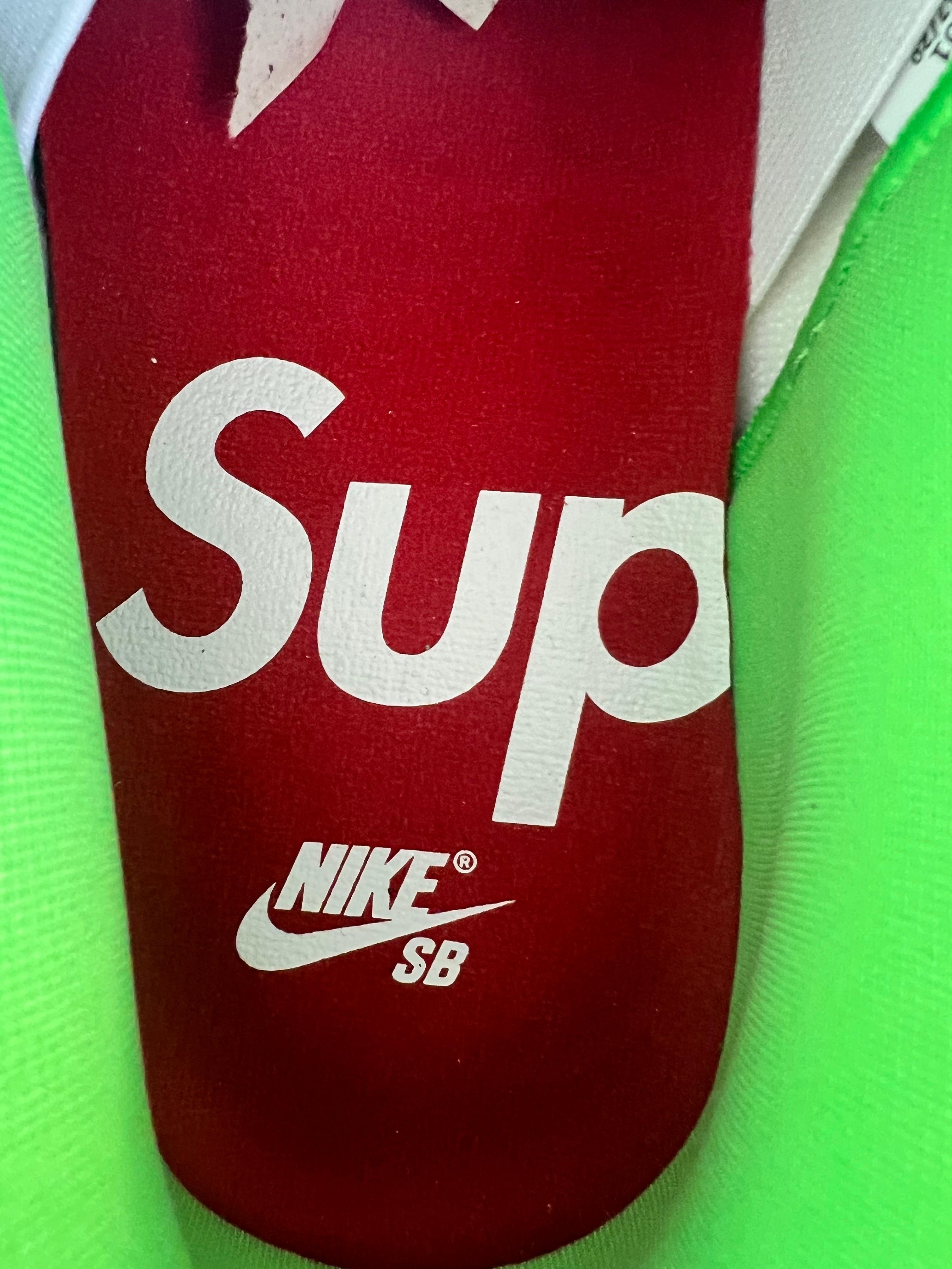 Supreme x Nike SB Vert Étoile/Hype Taille US9,5 Neuf - En vente à Toronto, CA
