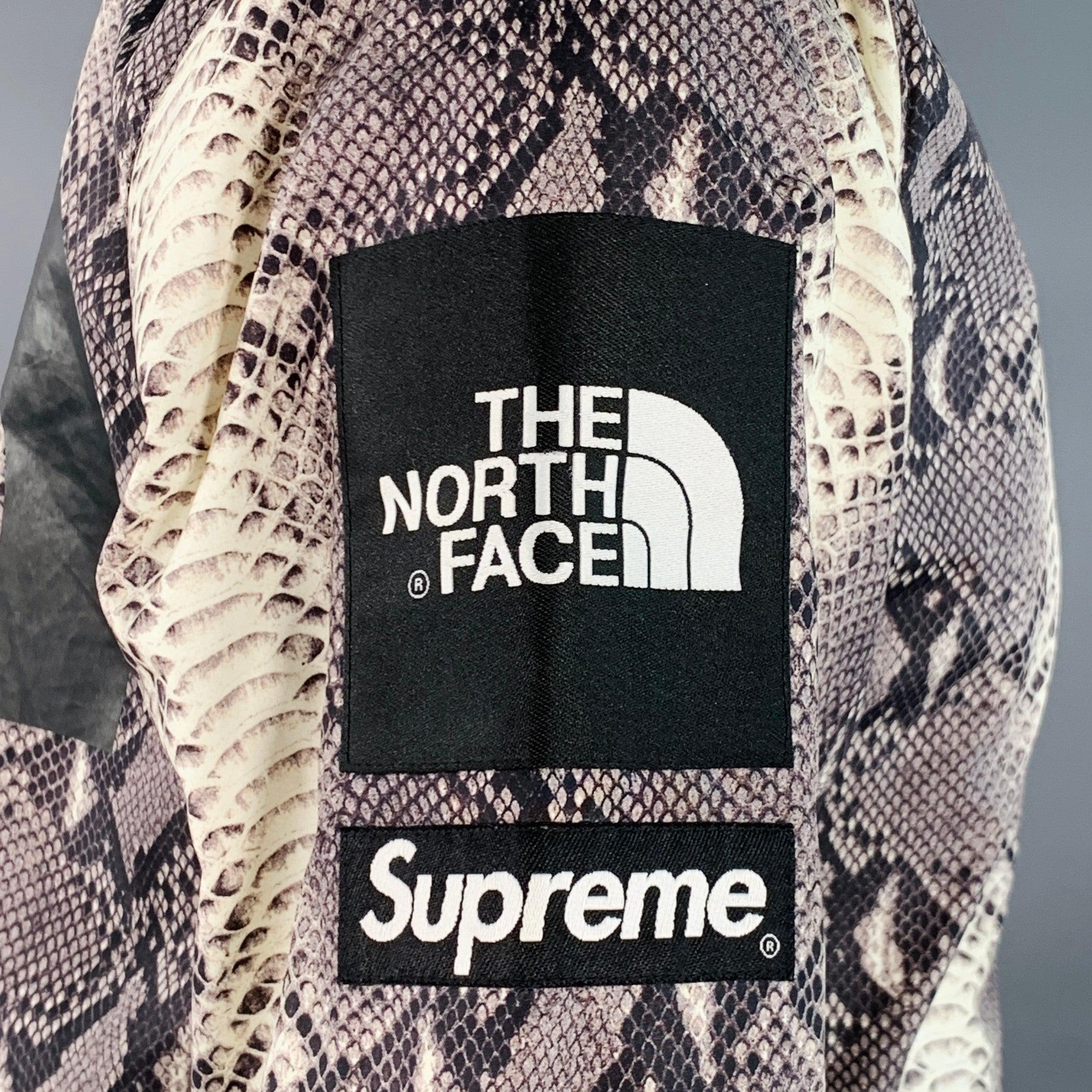 SUPREME x THE NORTH FACE Size M Grey Black White Snake Print Nylon Shirt Jacket In Excellent Condition For Sale In San Francisco, CA