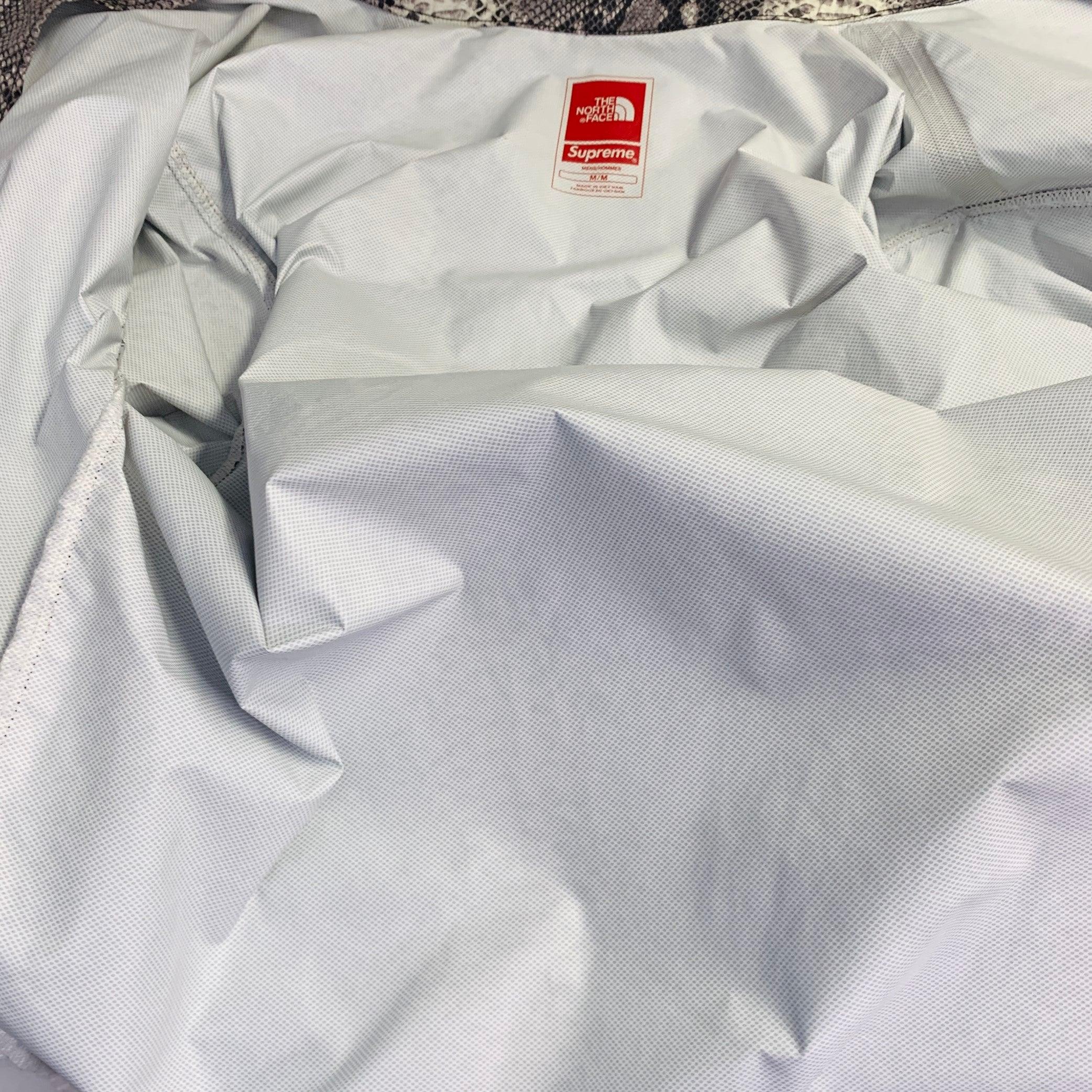 SUPREME x THE NORTH FACE Size M Grey Black White Snake Print Nylon Shirt Jacket For Sale 3