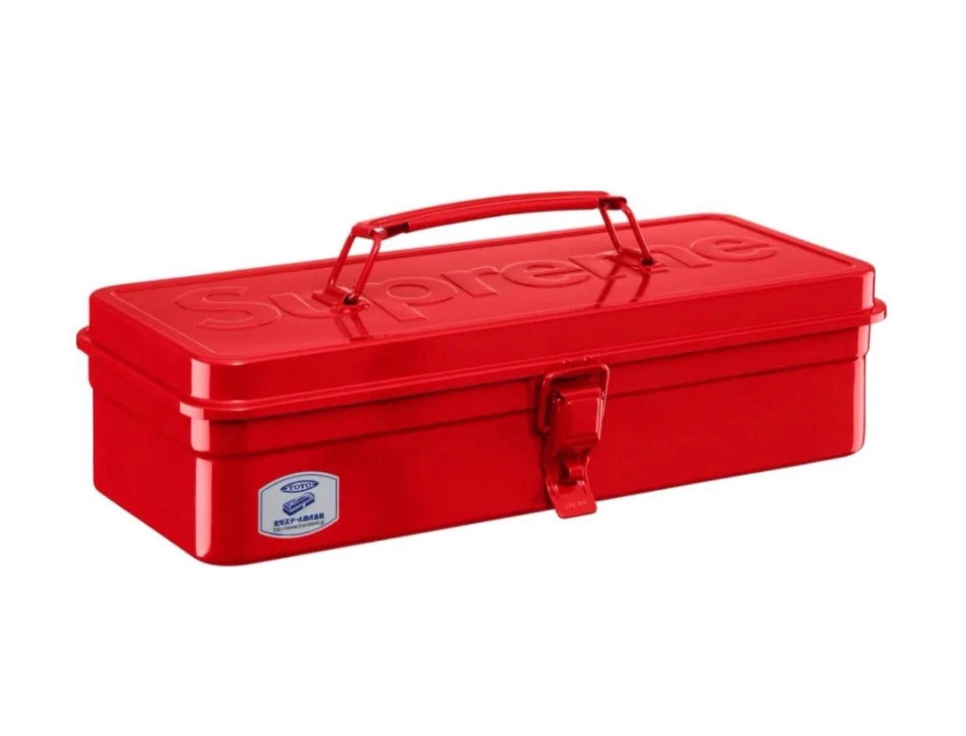 SUPREME x TOYO Japan Fall Winter 2022 T 320 Steel Toolbox , Red, NIB. In Excellent Condition For Sale In Brooklyn, NY