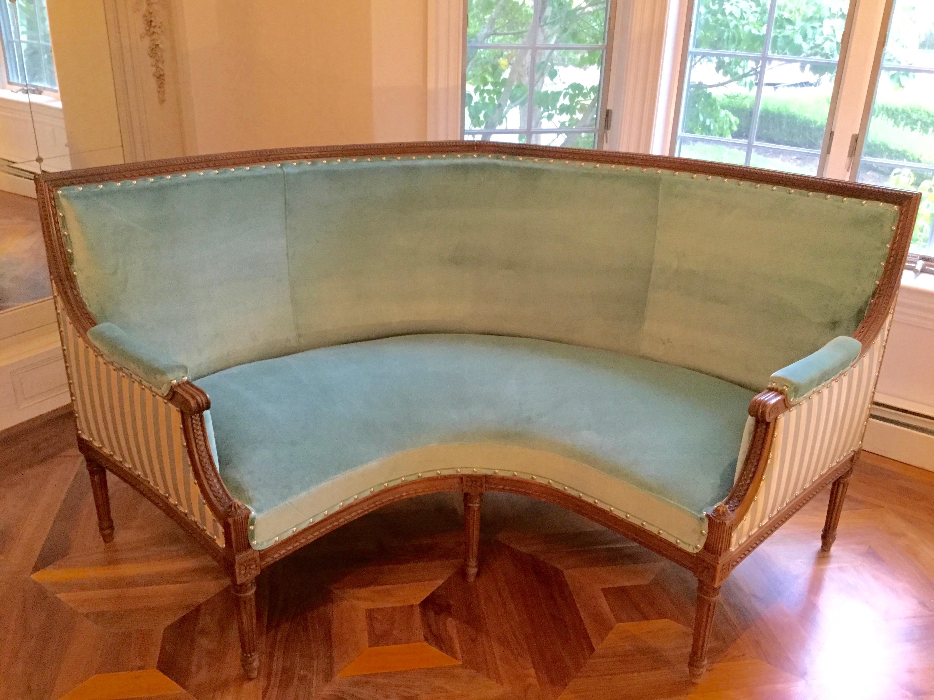 Supremely Elegant 19th Century French Louis-XVI Style Salon Set In Excellent Condition In Hopewell, NJ