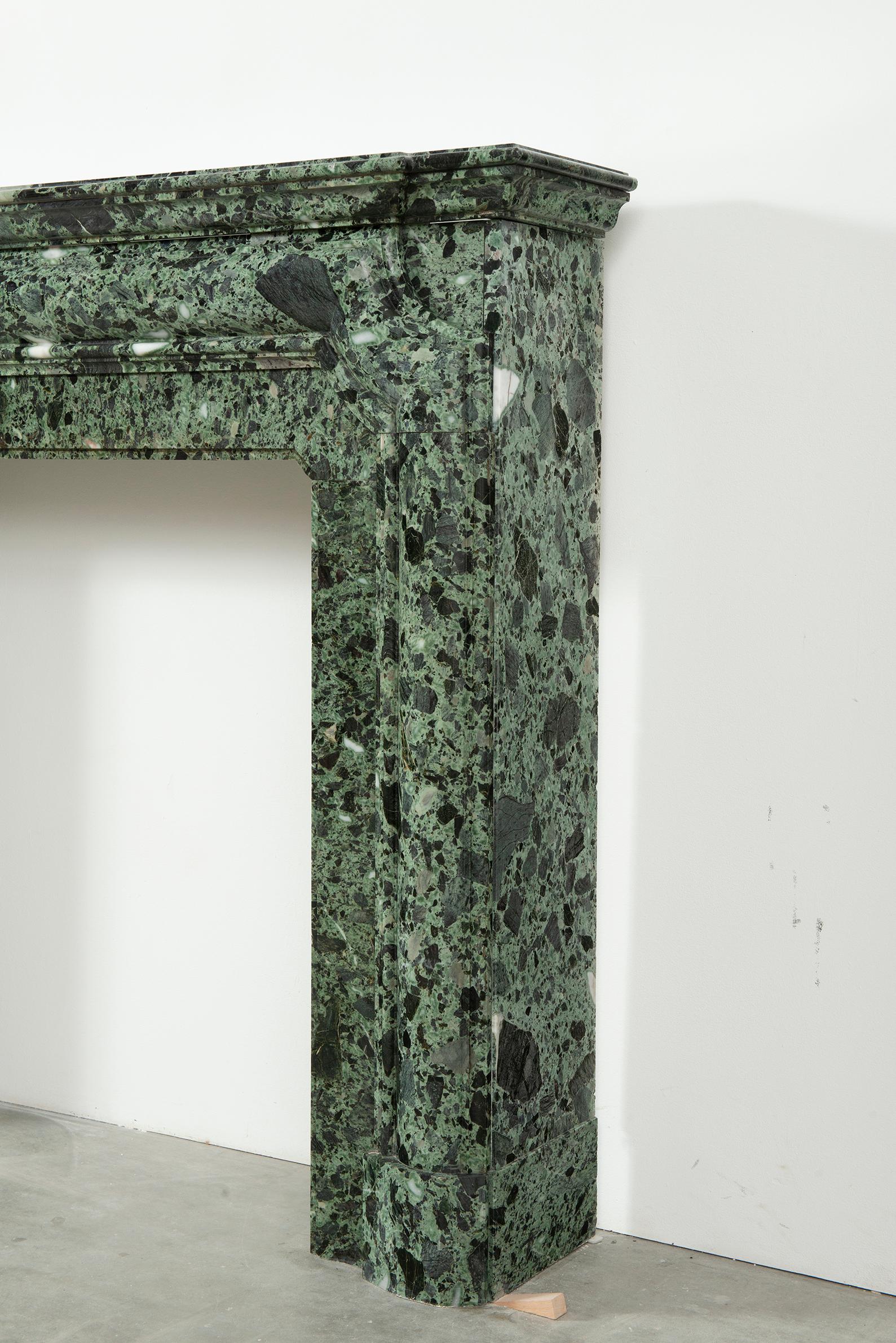 Suprising Green Breche Marble Fireplace Mantel In Good Condition In Haarlem, Noord-Holland