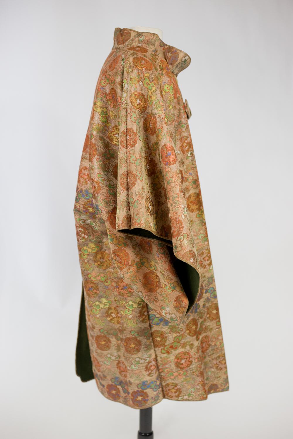 Surcoat Jinbaori for a Japanese dignitary in lampas silk- Japan Edo early 19th c For Sale 5