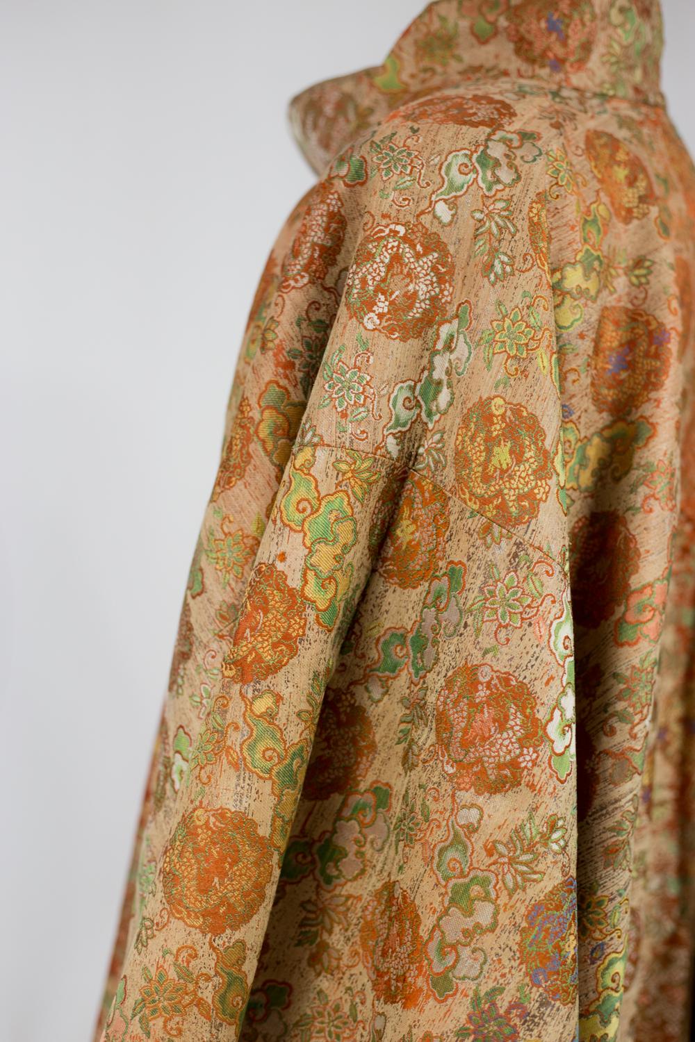 Surcoat Jinbaori for a Japanese dignitary in lampas silk- Japan Edo early 19th c For Sale 8