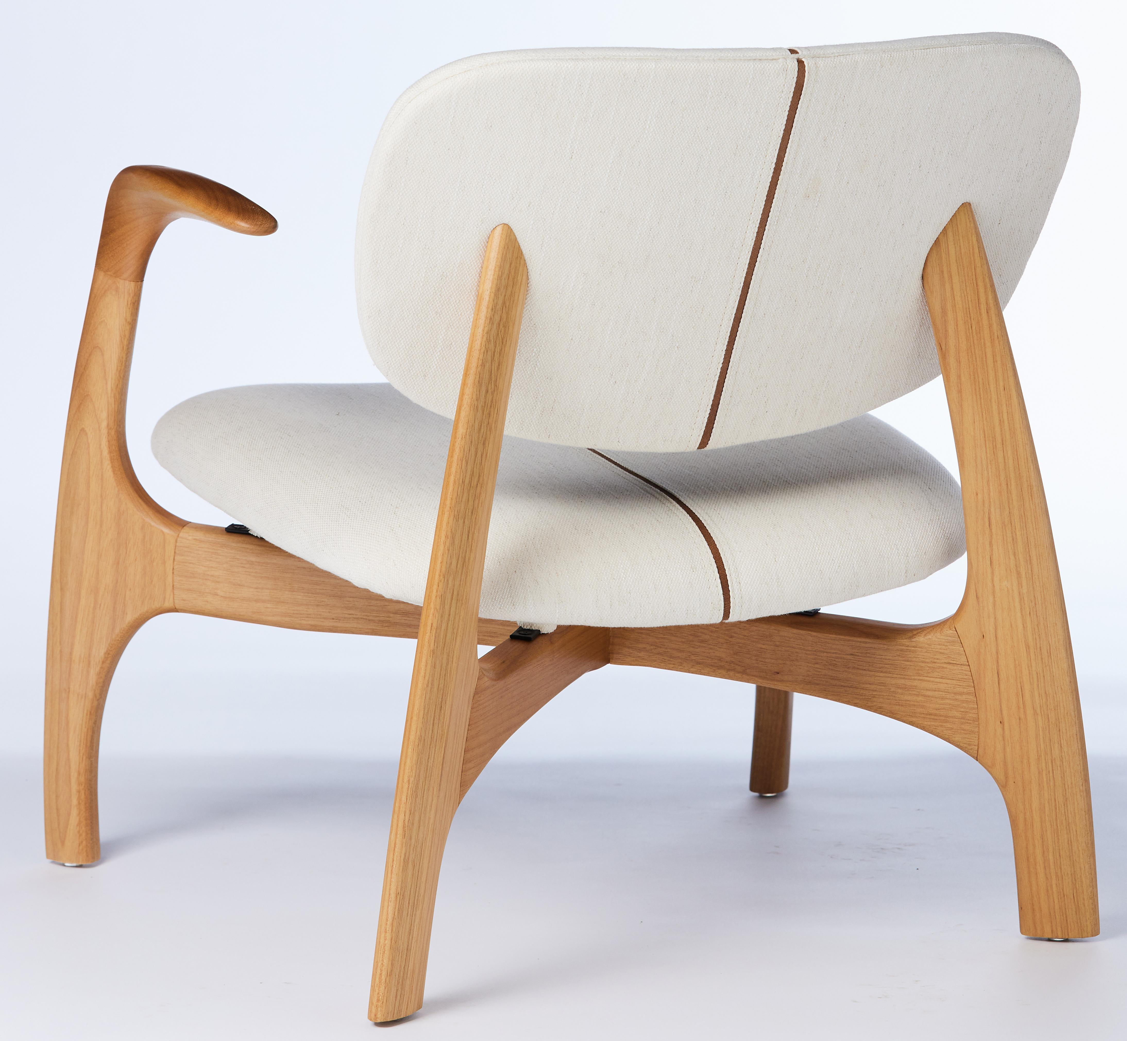 Surf Brazilian Contemporary Wood and Fabric Easychair by Lattoog In New Condition For Sale In Sao Paolo, BR