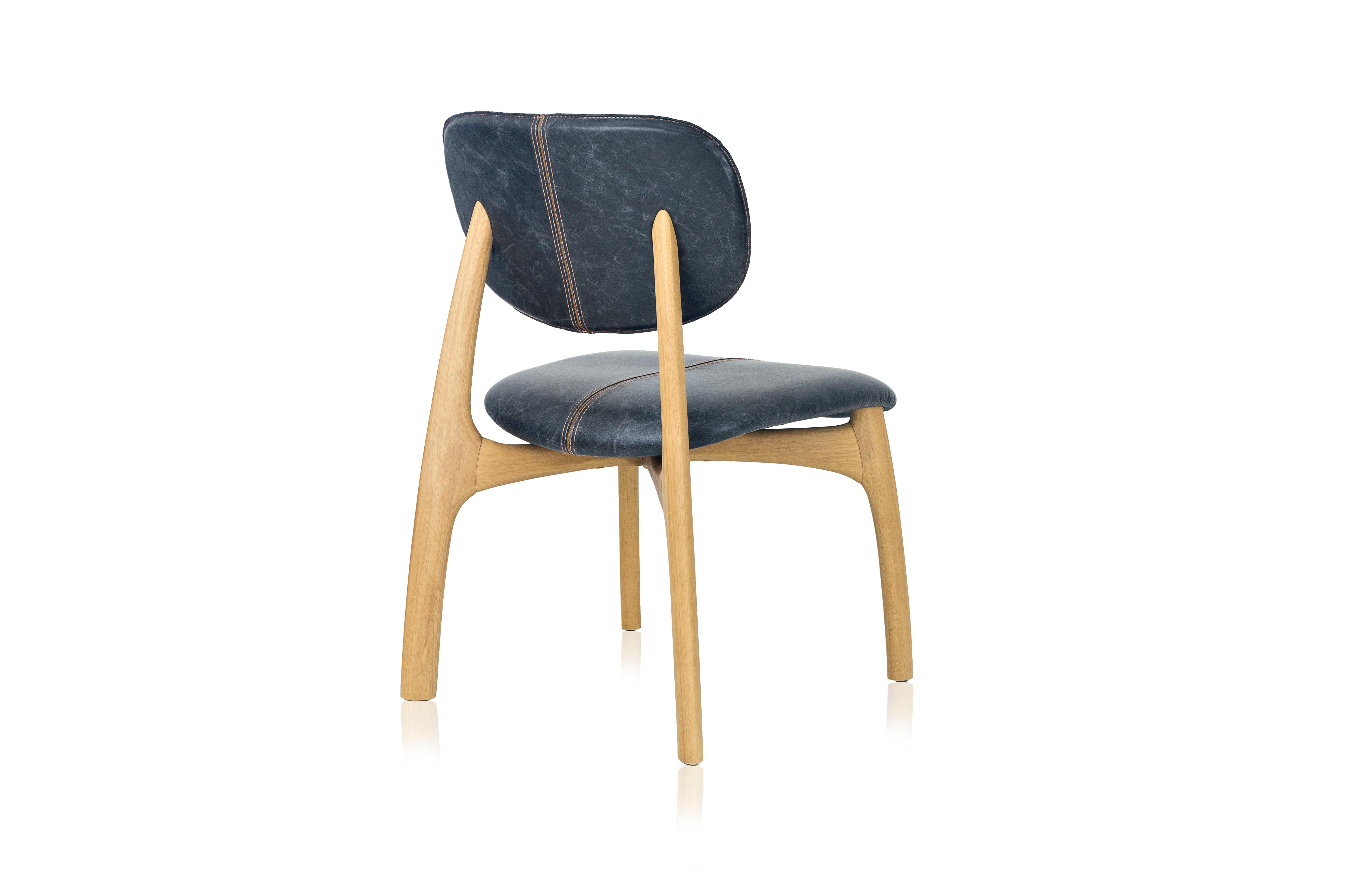 Surf Brazilian Contemporary Wood and Leather Chair by Lattoog In New Condition For Sale In Sao Paolo, BR